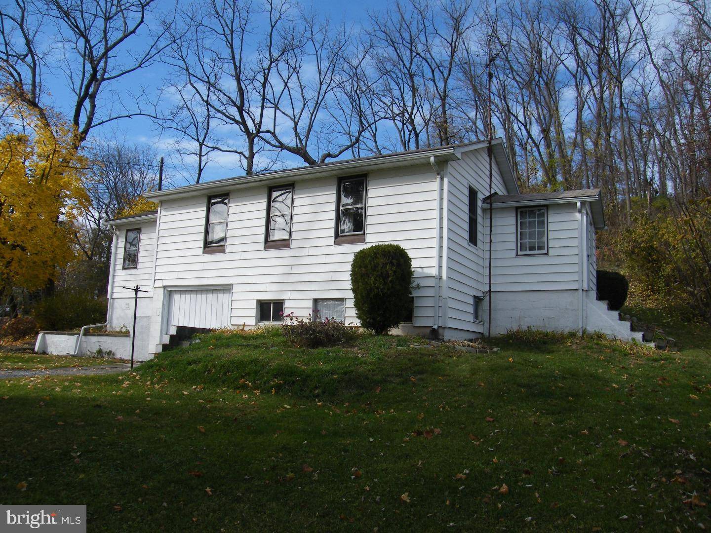 Breinigsville, PA 18031,9877 TREXLER RD