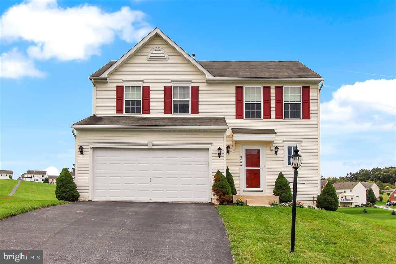 Spring Grove, PA 17362,3508 HARDWOOD TER