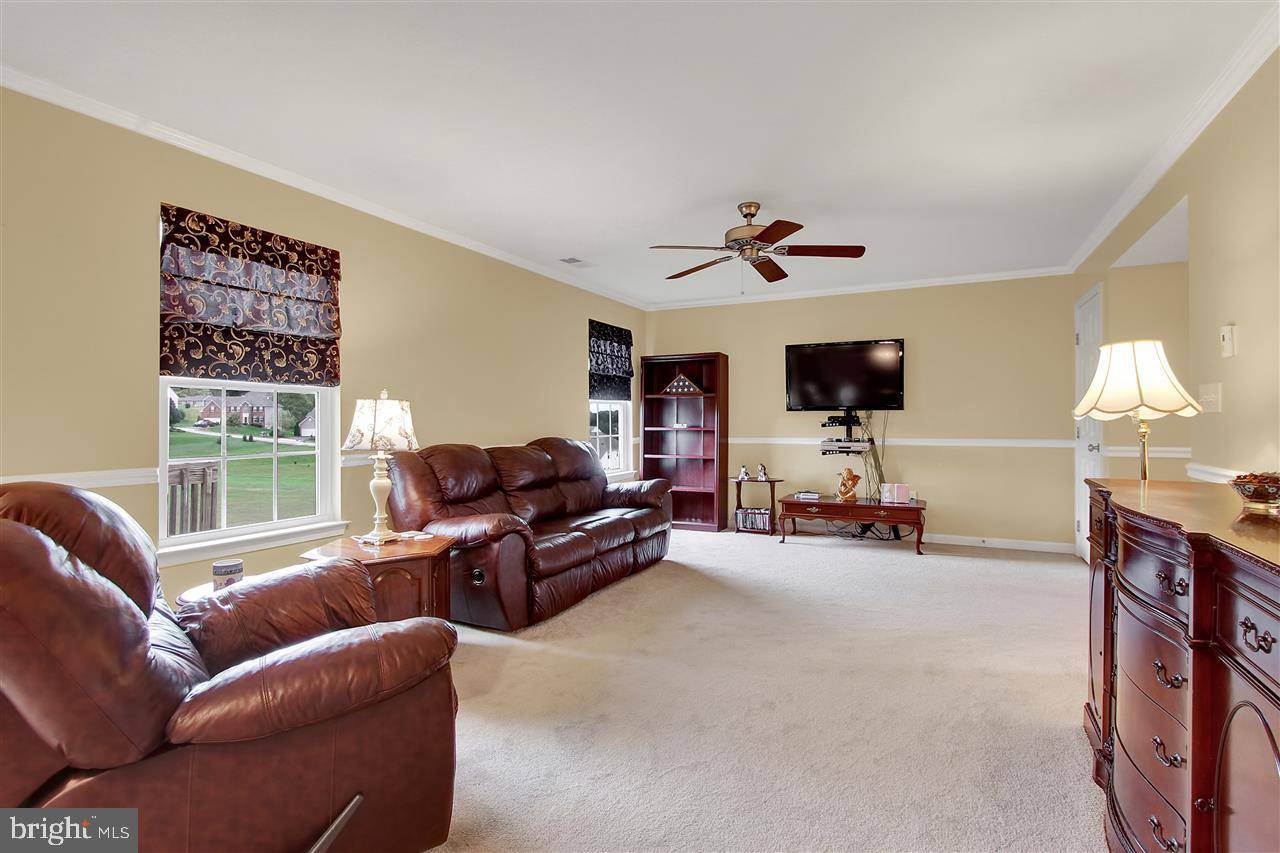 Spring Grove, PA 17362,3508 HARDWOOD TER