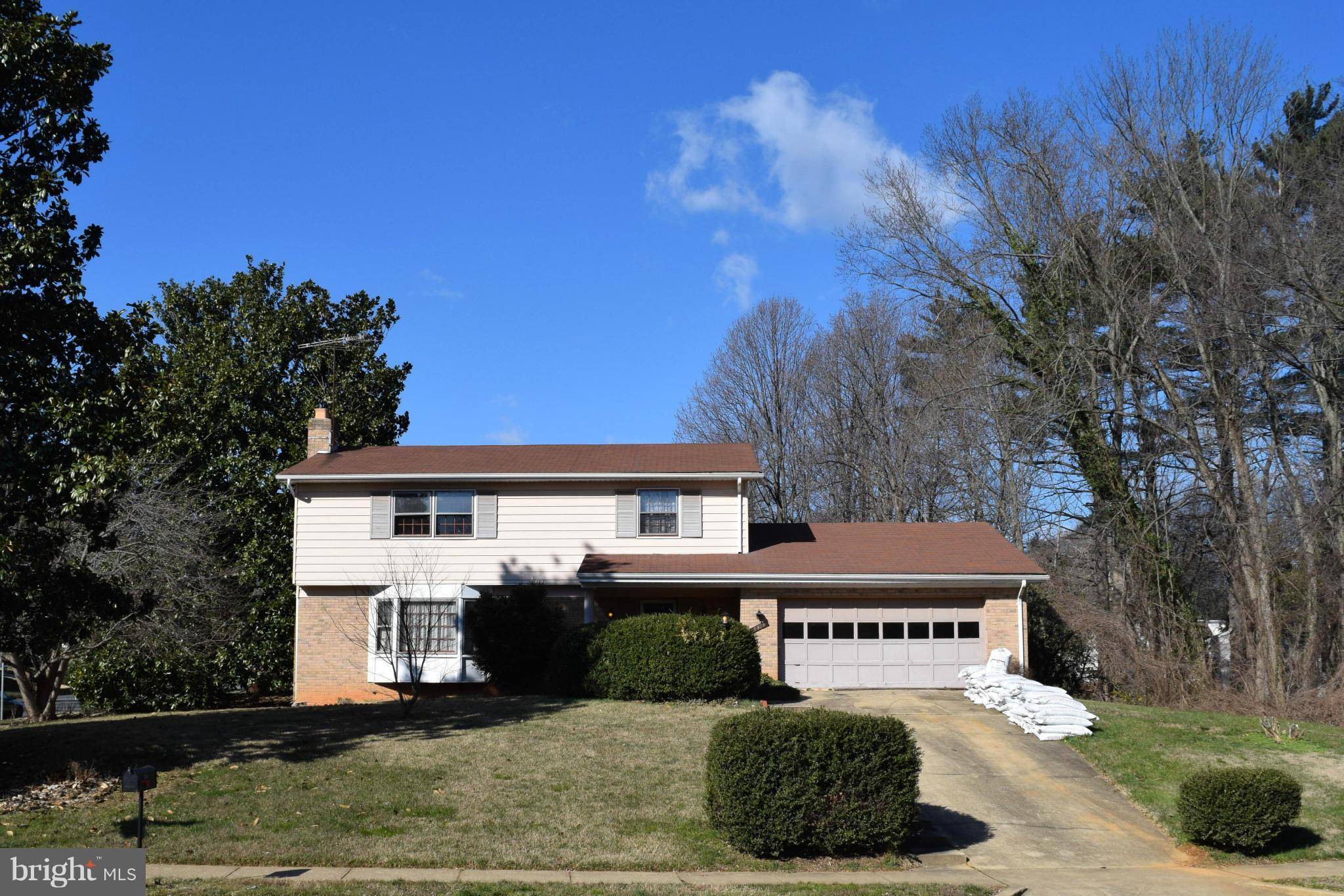 Falls Church, VA 22043,2013 FRIENDSHIP LN