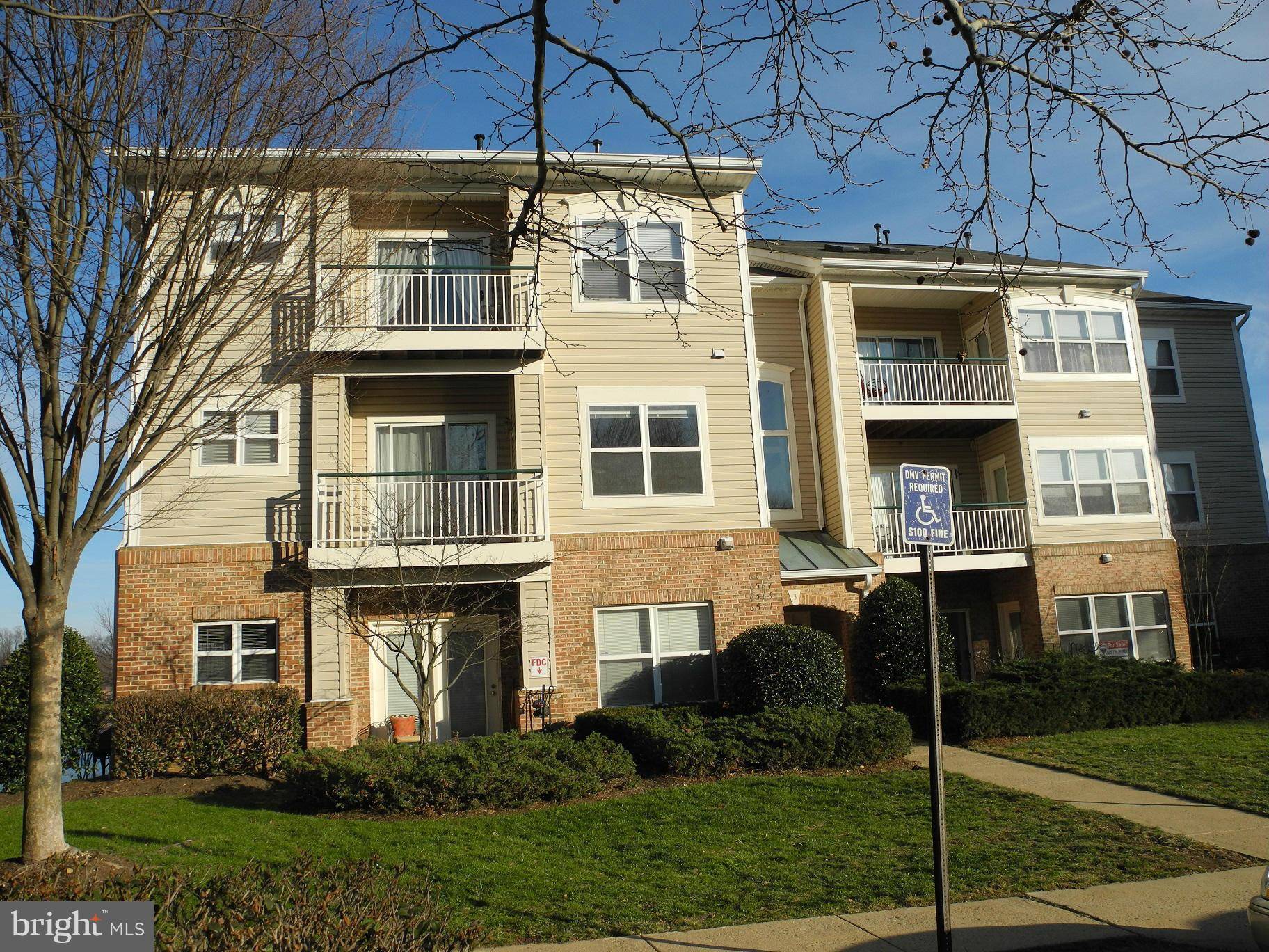 Alexandria, VA 22315,6571 GRANGE LN #404