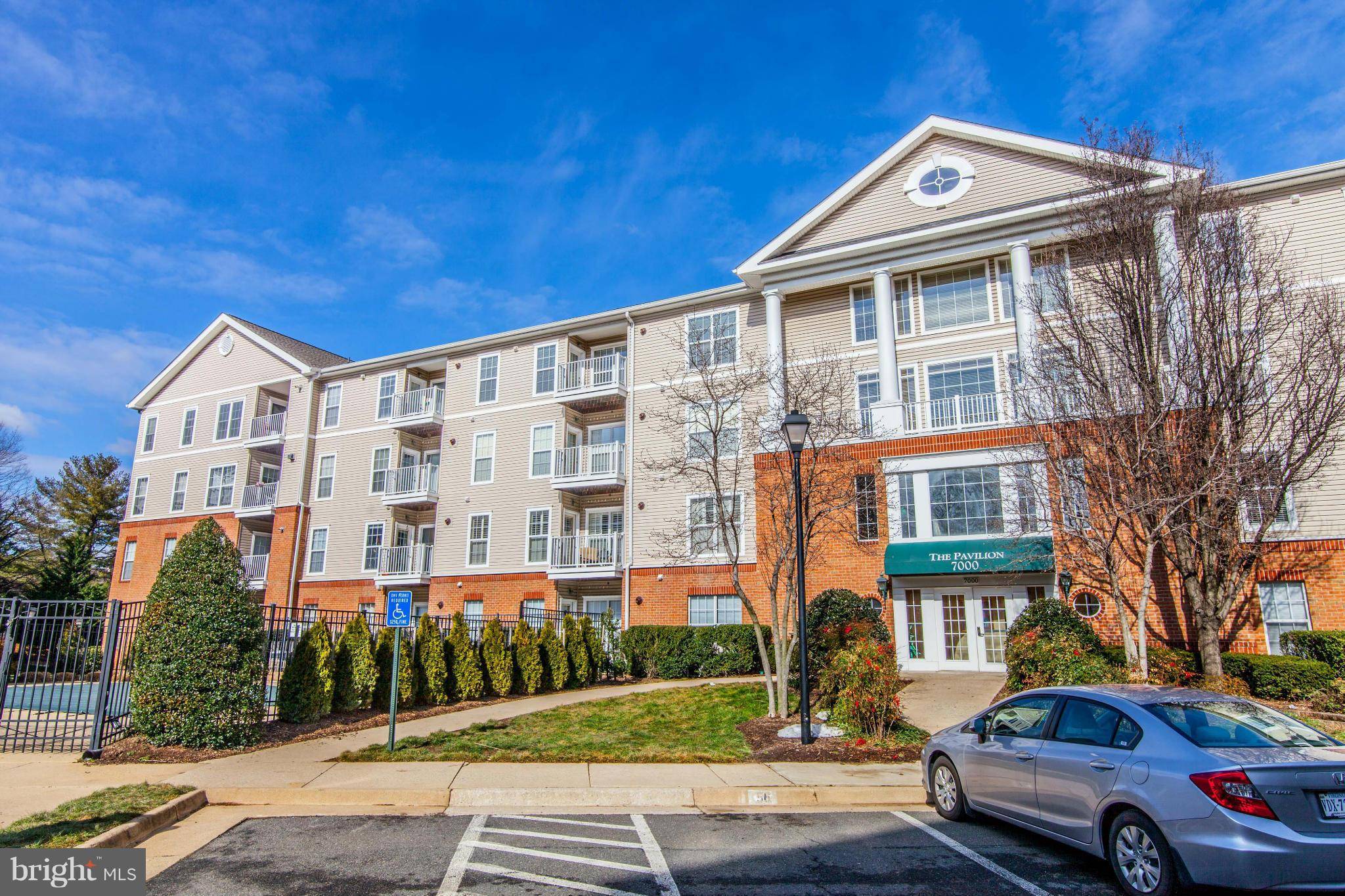 Falls Church, VA 22043,7000 FALLS REACH DR #402