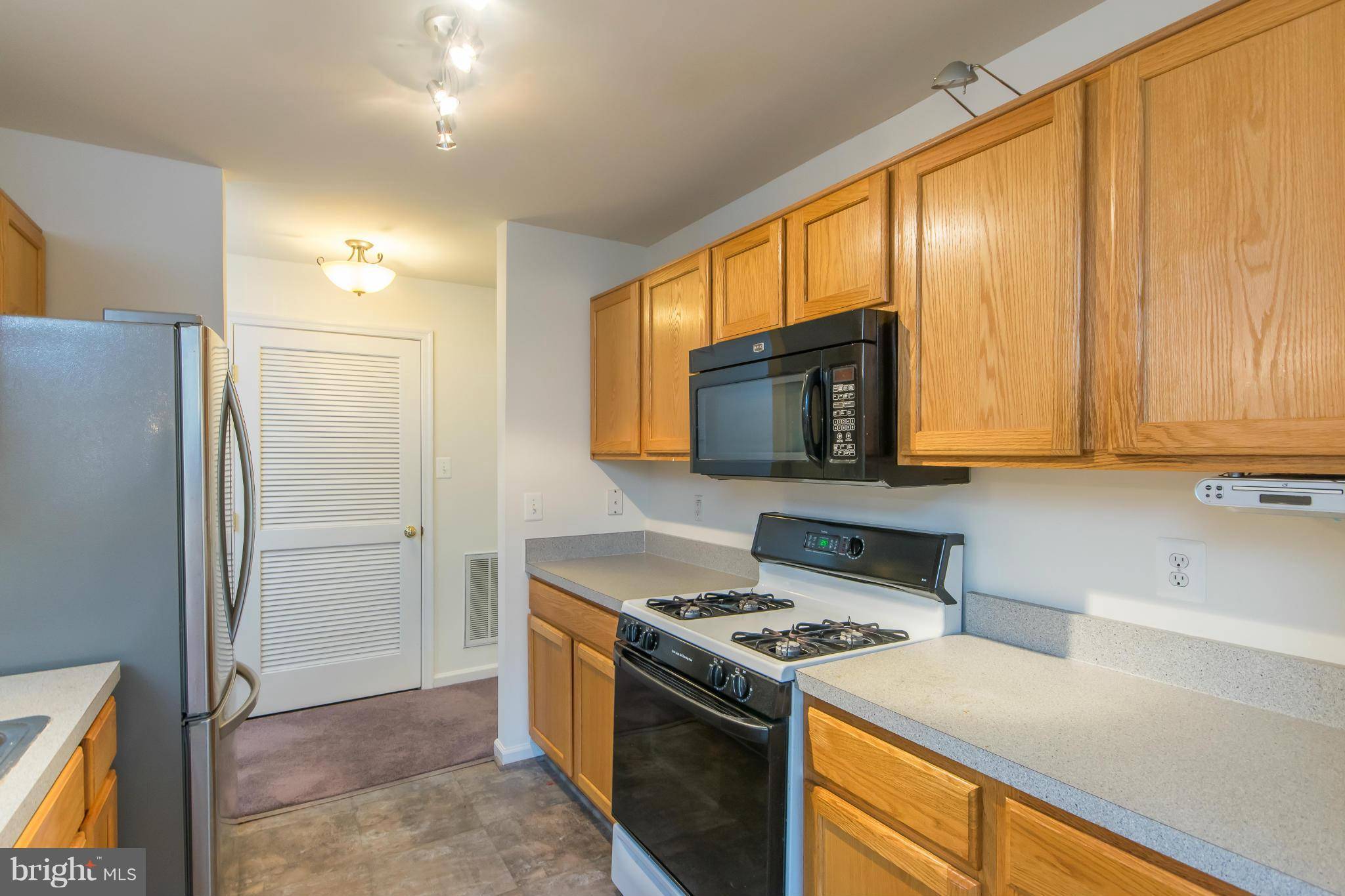 Alexandria, VA 22306,7500-B CALDERON CT #254