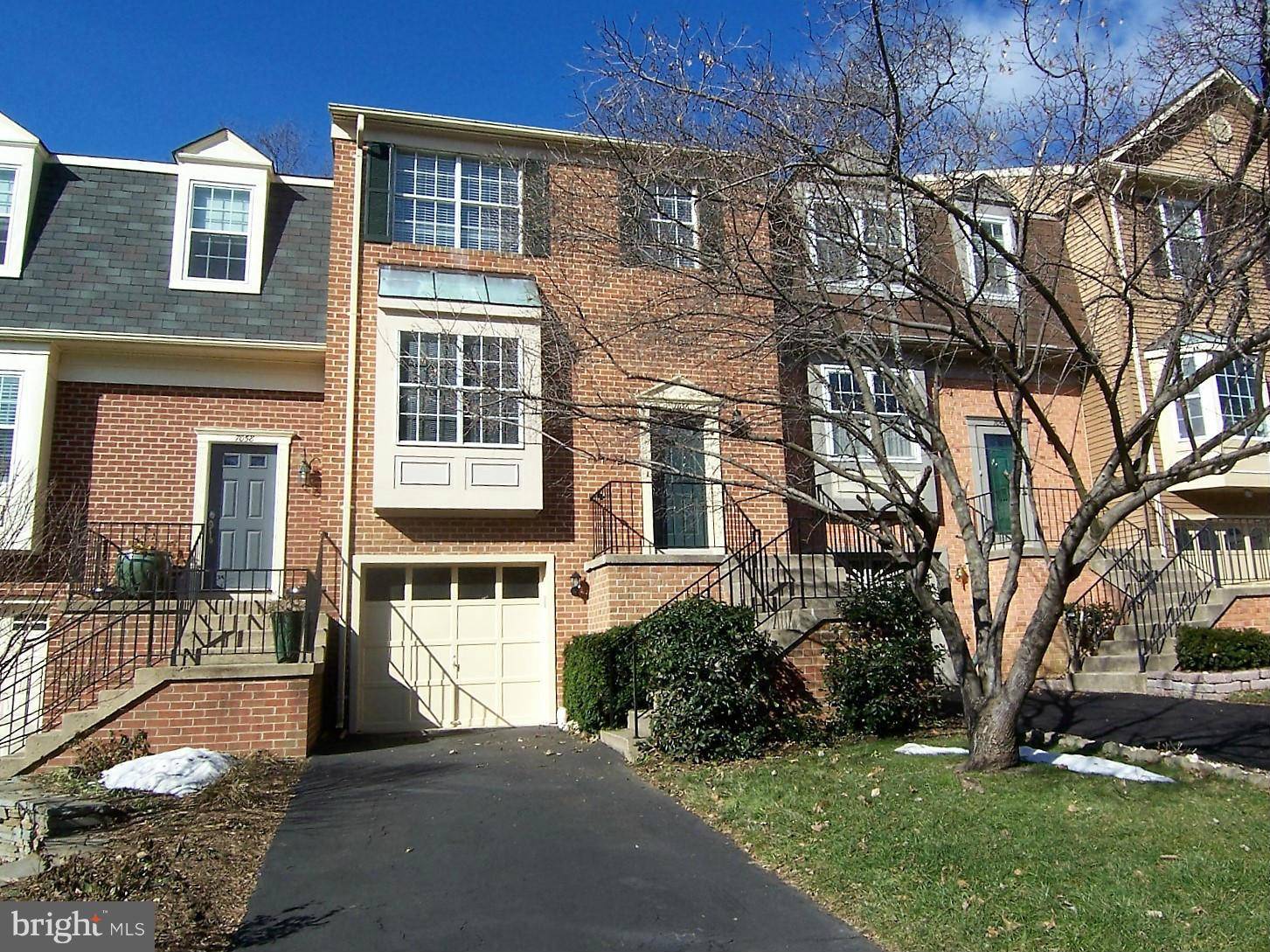 Springfield, VA 22152,7056 SOLOMON SEAL CT