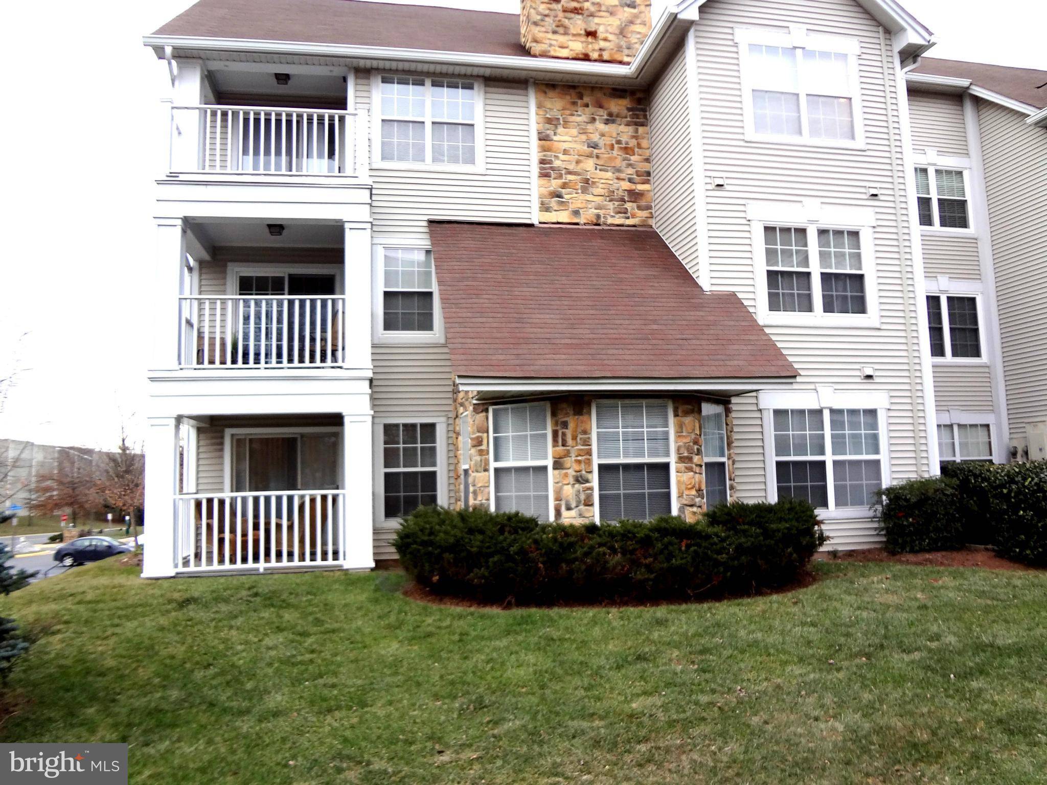 Centreville, VA 20120,5600 WILLOUGHBY NEWTON DR #11