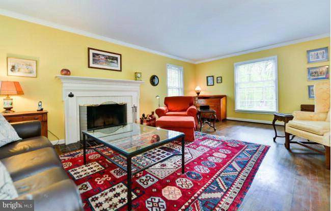 Mclean, VA 22102,850 MERRIEWOOD LN