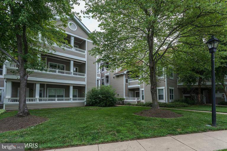 Centreville, VA 20121,6005 ROSEBUD LN #301