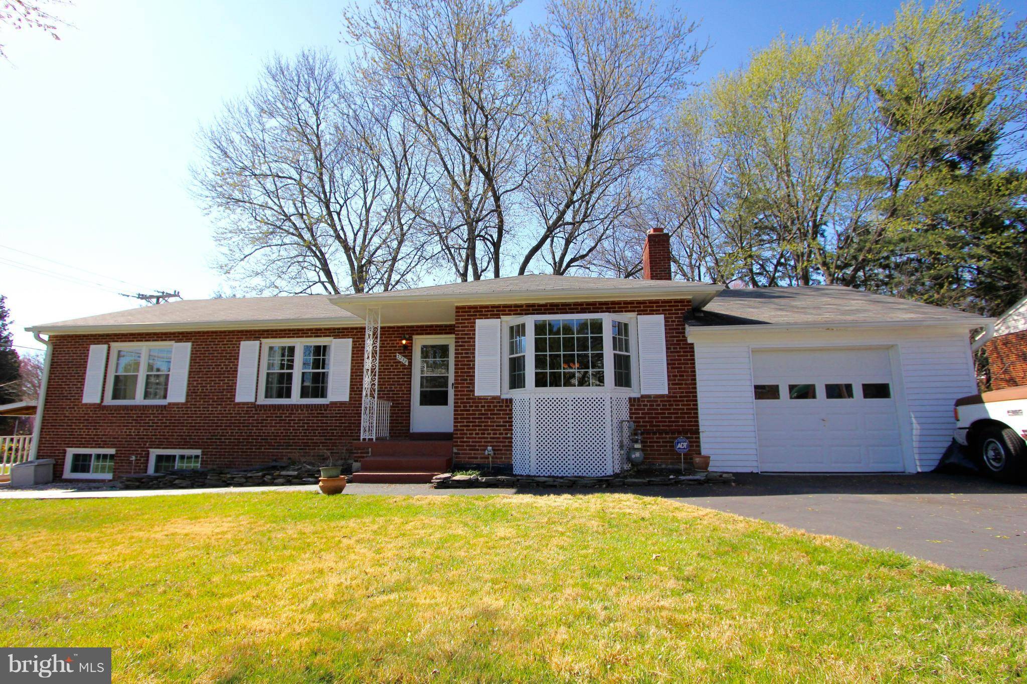 Falls Church, VA 22044,3258 PEACE VALLEY LN