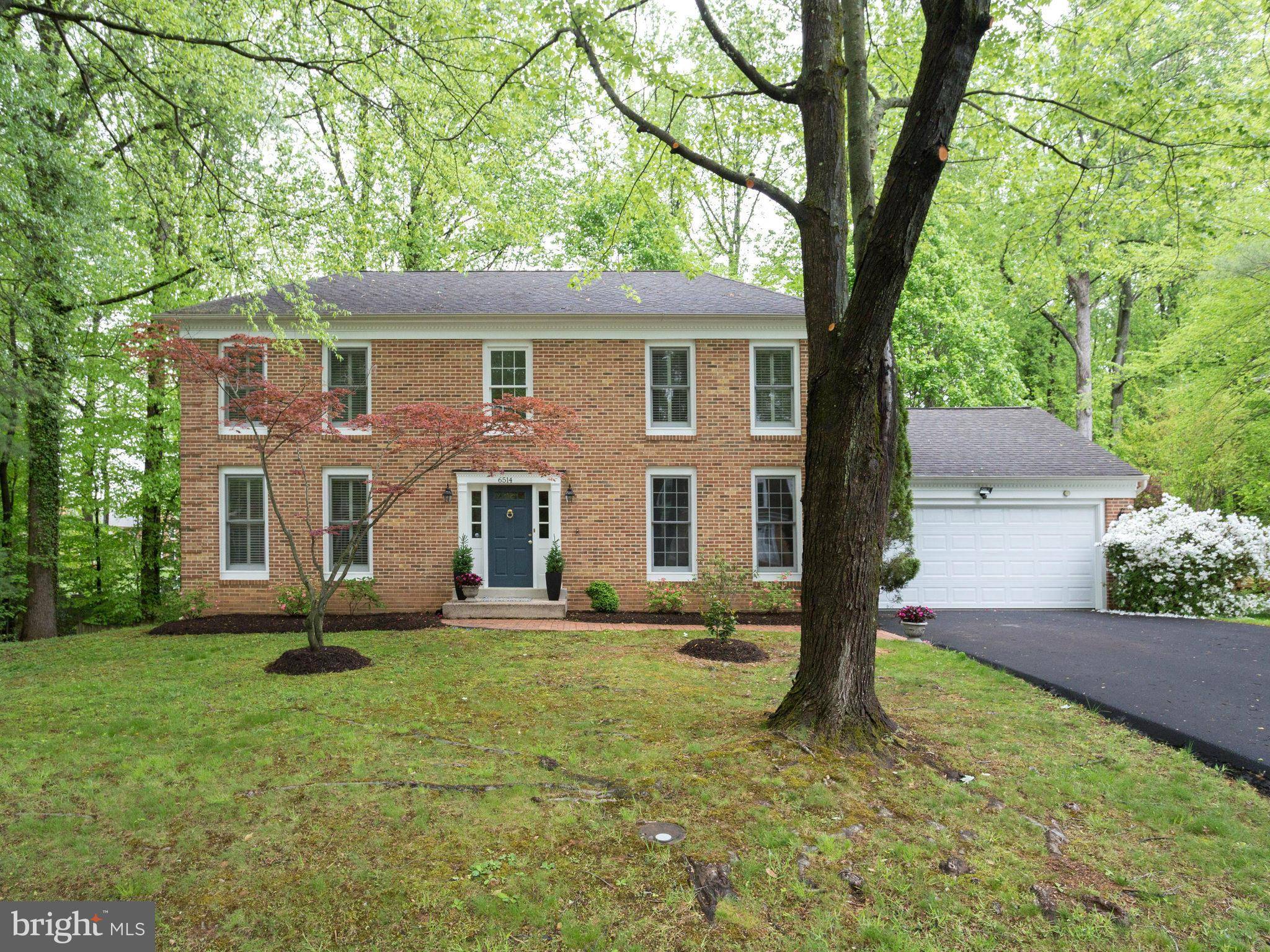 Mclean, VA 22101,6514 BELLAMINE CT