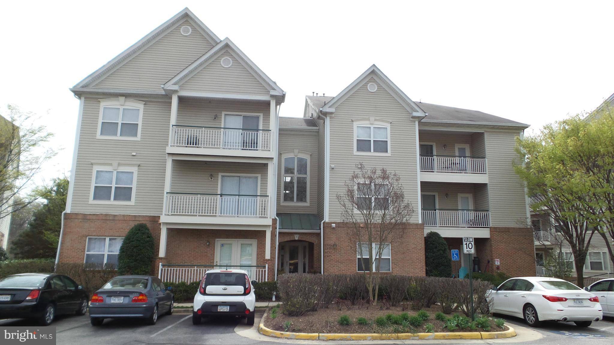 Alexandria, VA 22315,6555 GRANGE LN #204