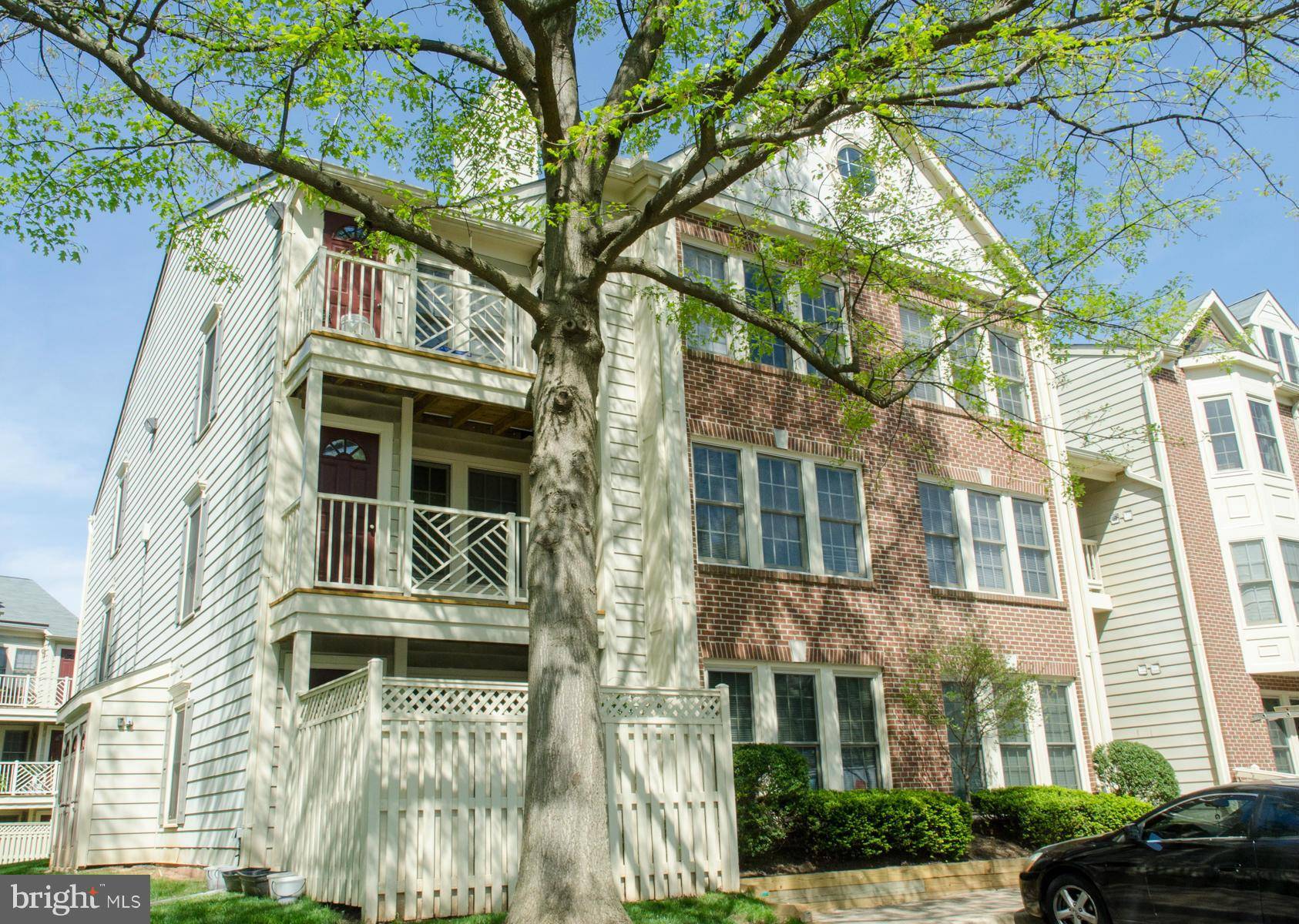 Fairfax, VA 22033,3804 RIDGE KNOLL CT #305A