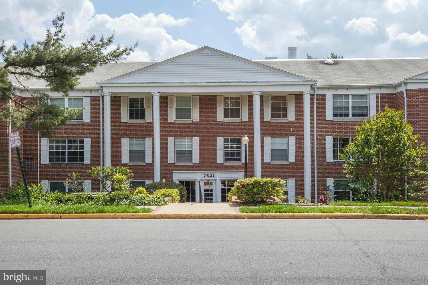 Mclean, VA 22102,7621 TREMAYNE PL #113