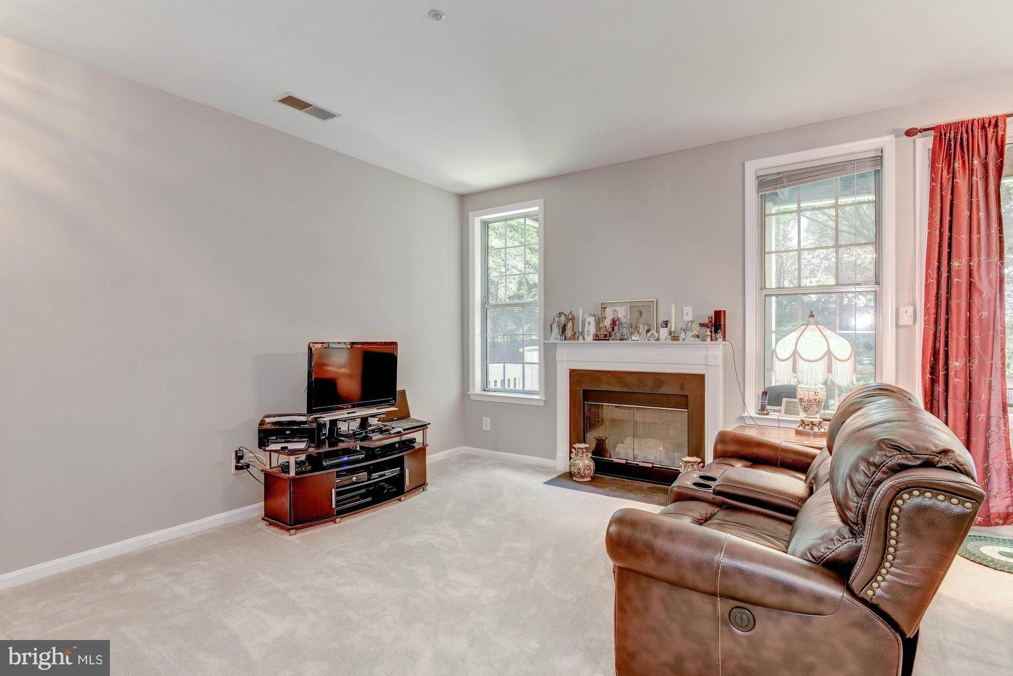 Alexandria, VA 22315,6828 BRINDLE HEATH WAY #250