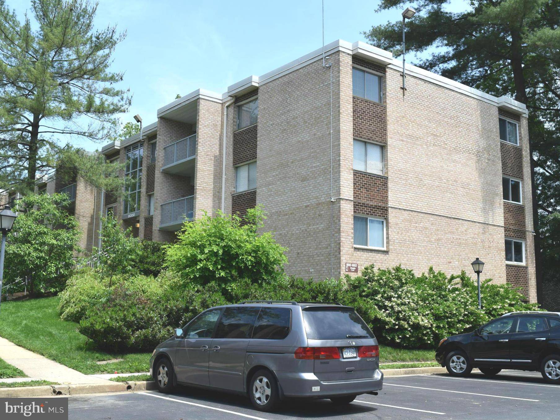 Falls Church, VA 22042,8000 CHANUTE PL #14