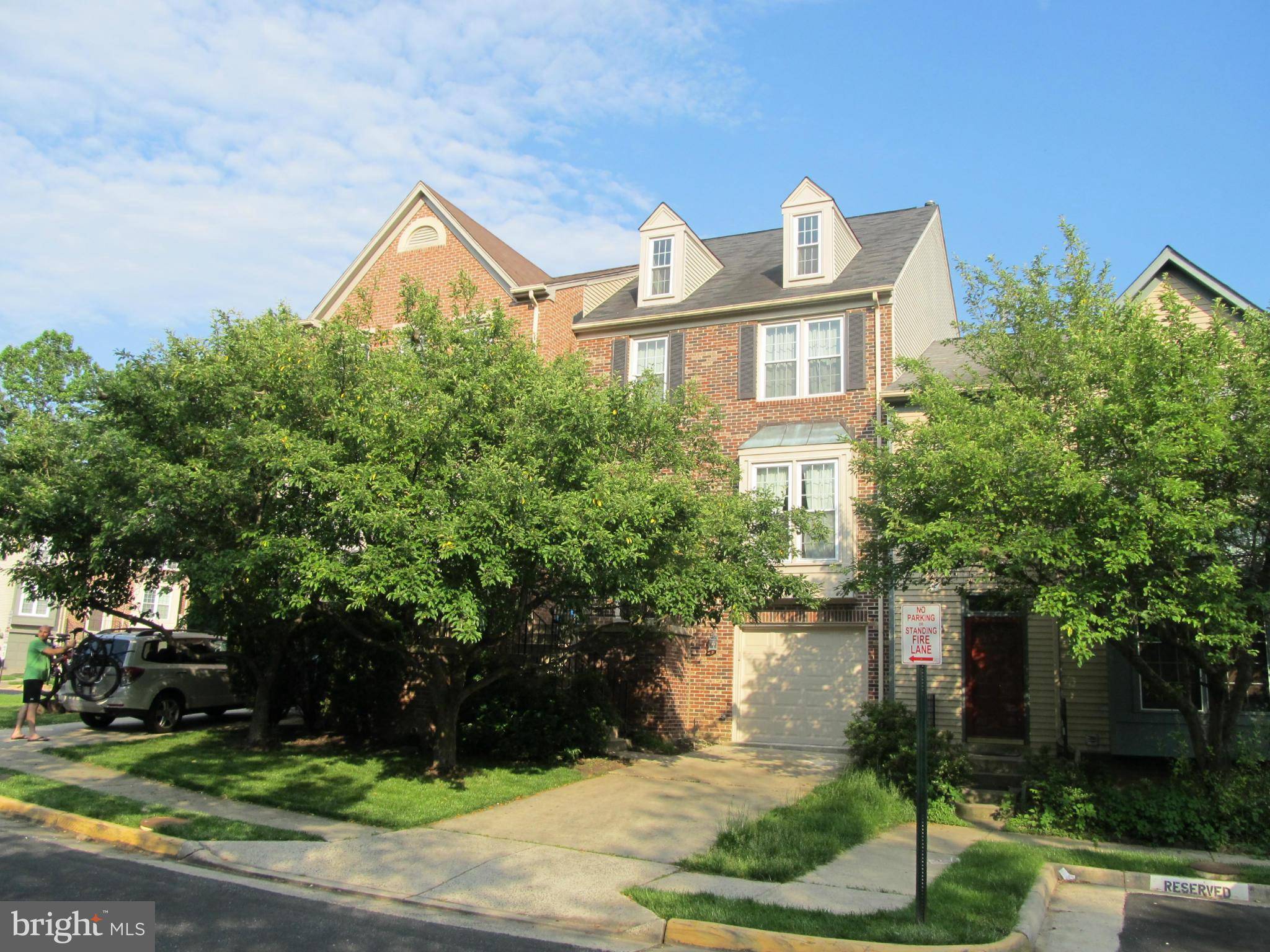 Springfield, VA 22152,6431 ENGLISH IVY CT