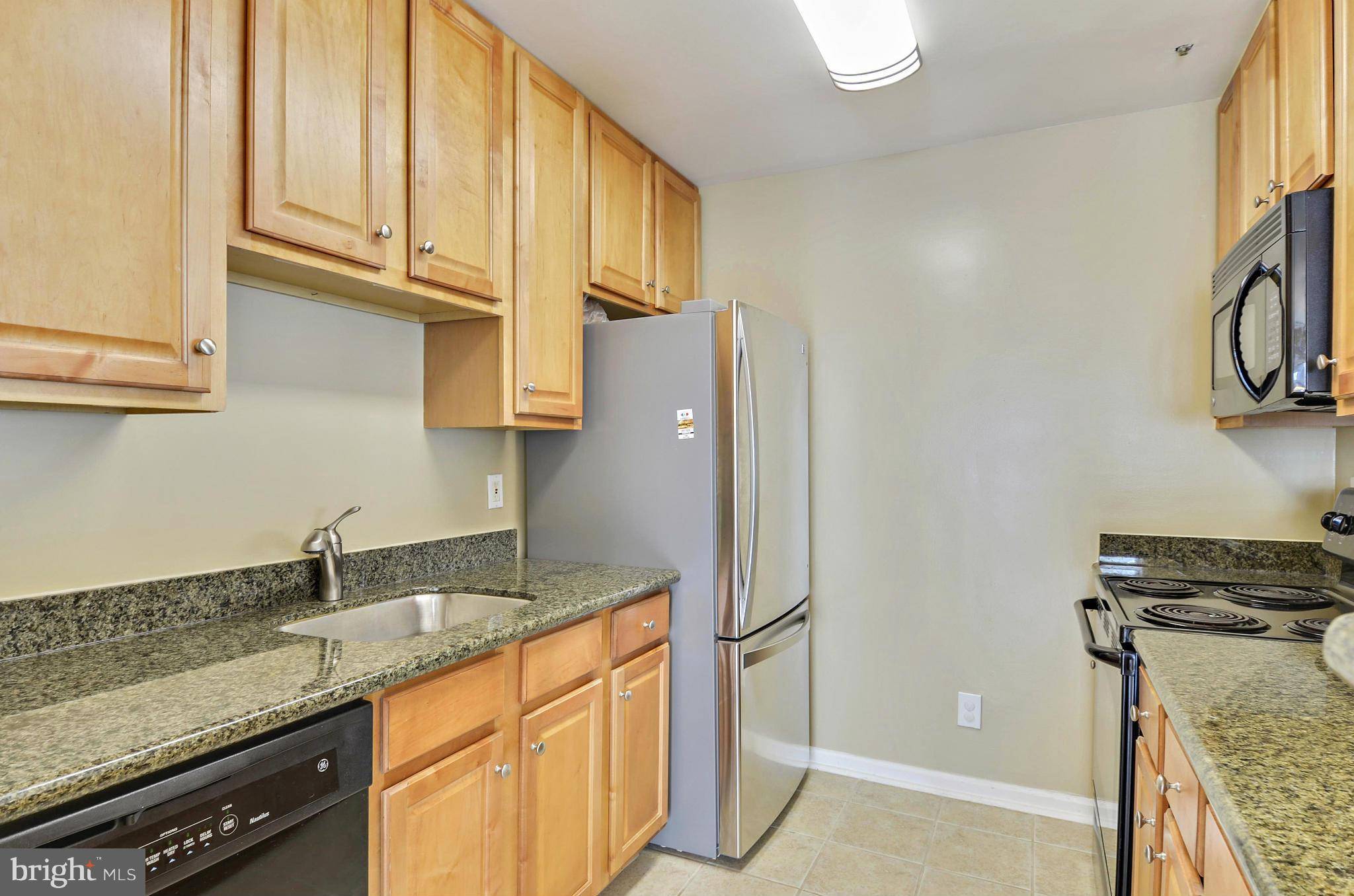 Oakton, VA 22124,3178 SUMMIT SQUARE DR #3-D1