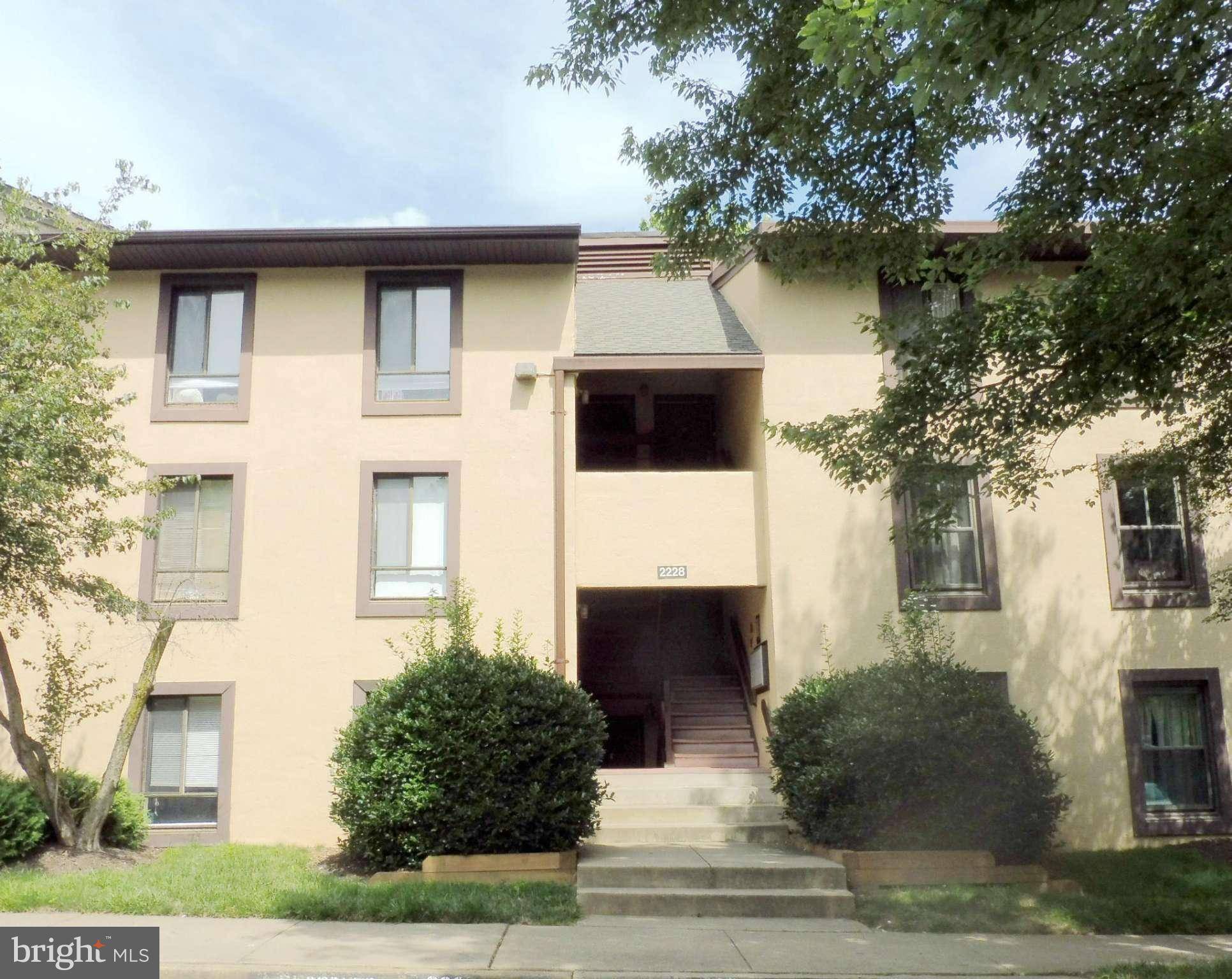 Reston, VA 20191,2228 CASTLE ROCK SQ #1B