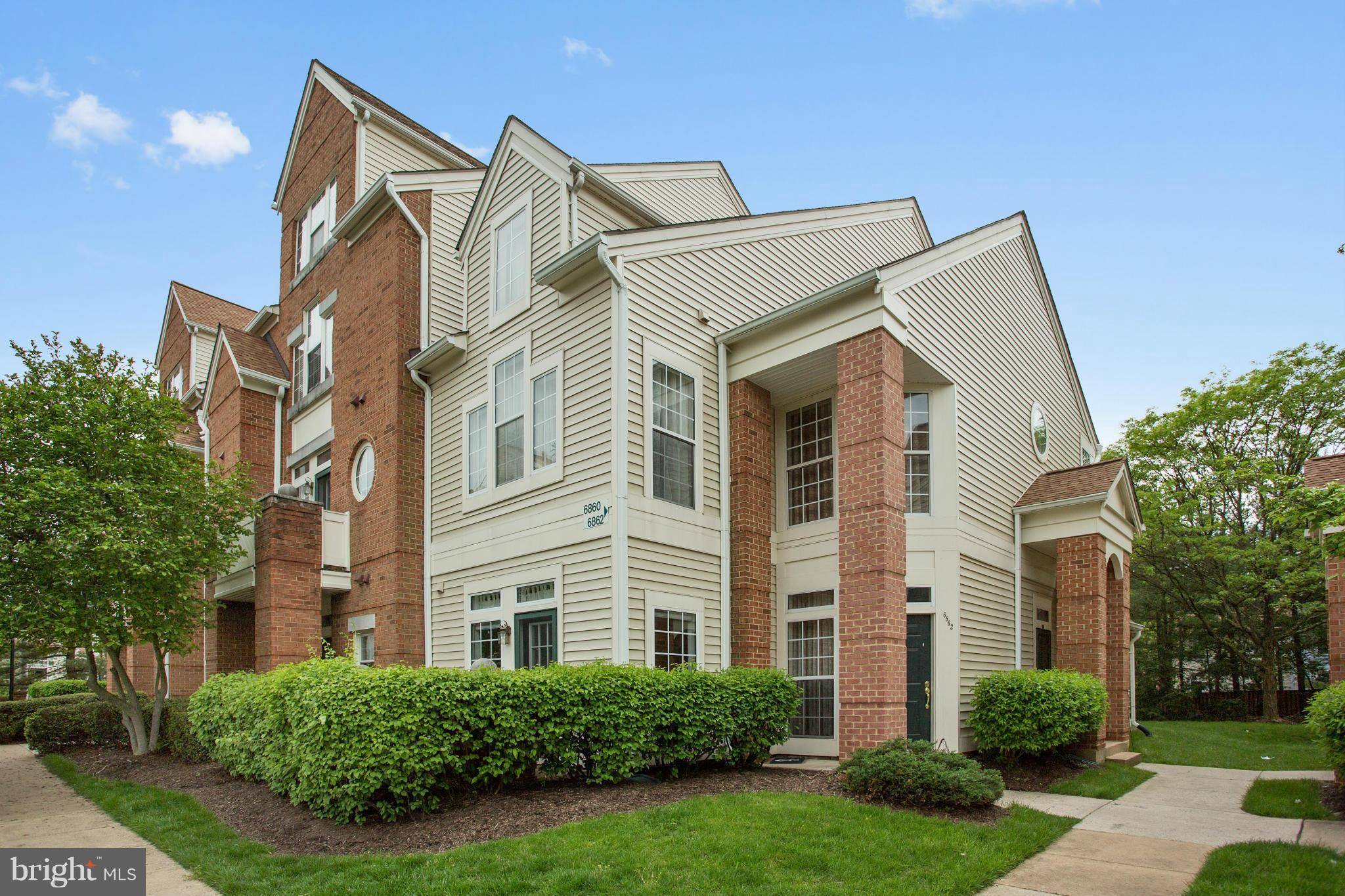 Alexandria, VA 22315,6860 BRINDLE HEATH WAY #201