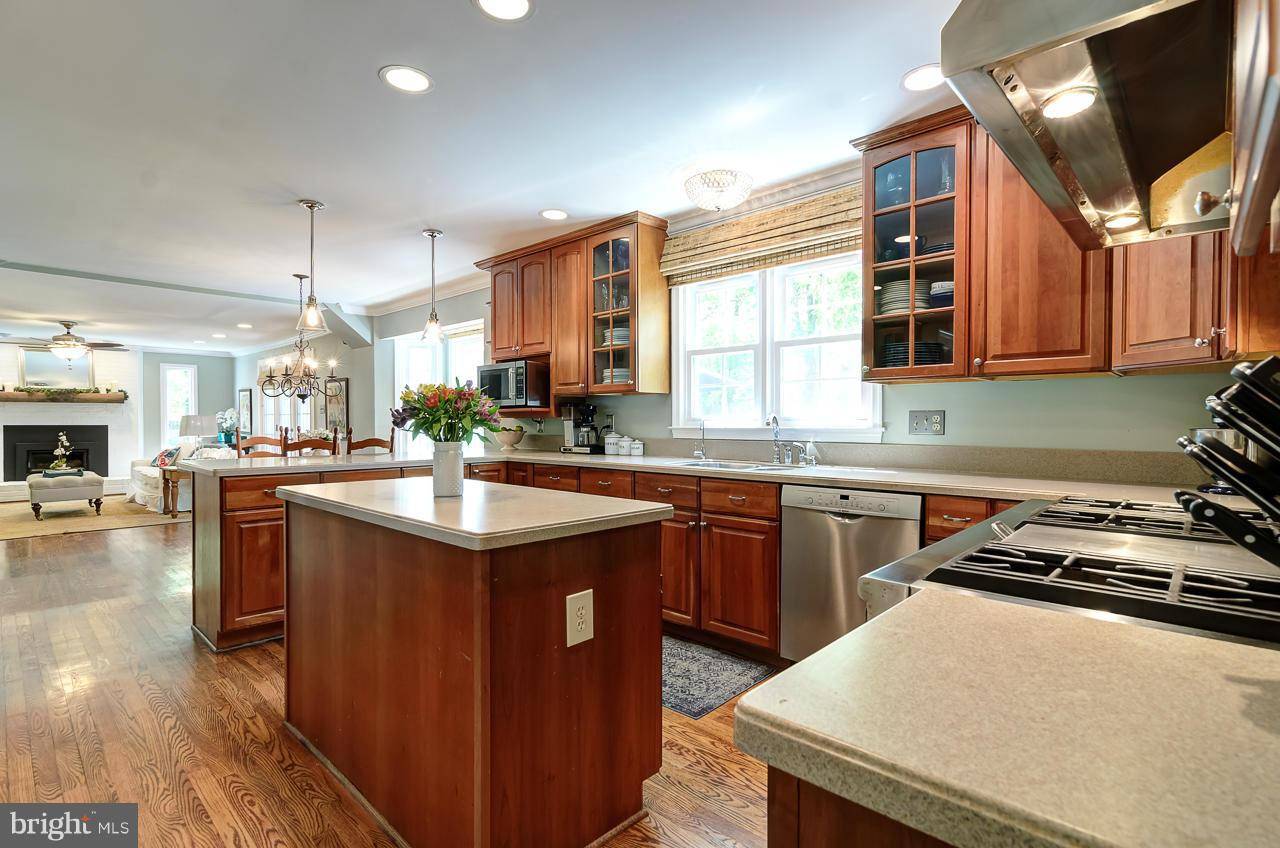 Fairfax, VA 22030,12907 CHALKSTONE CT