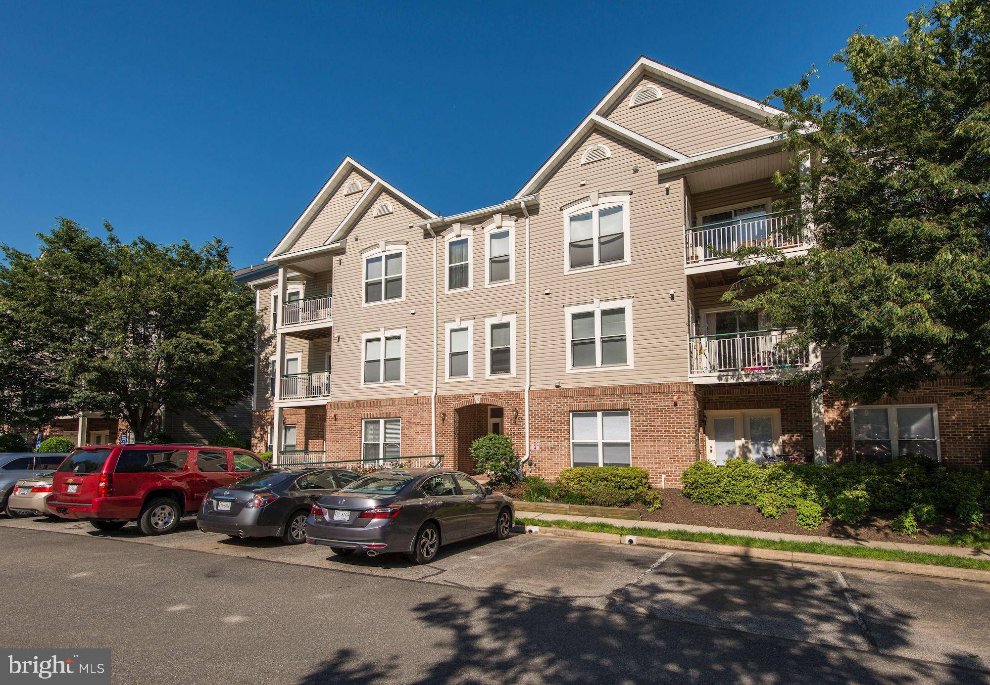 Alexandria, VA 22315,6515 GRANGE LN #304