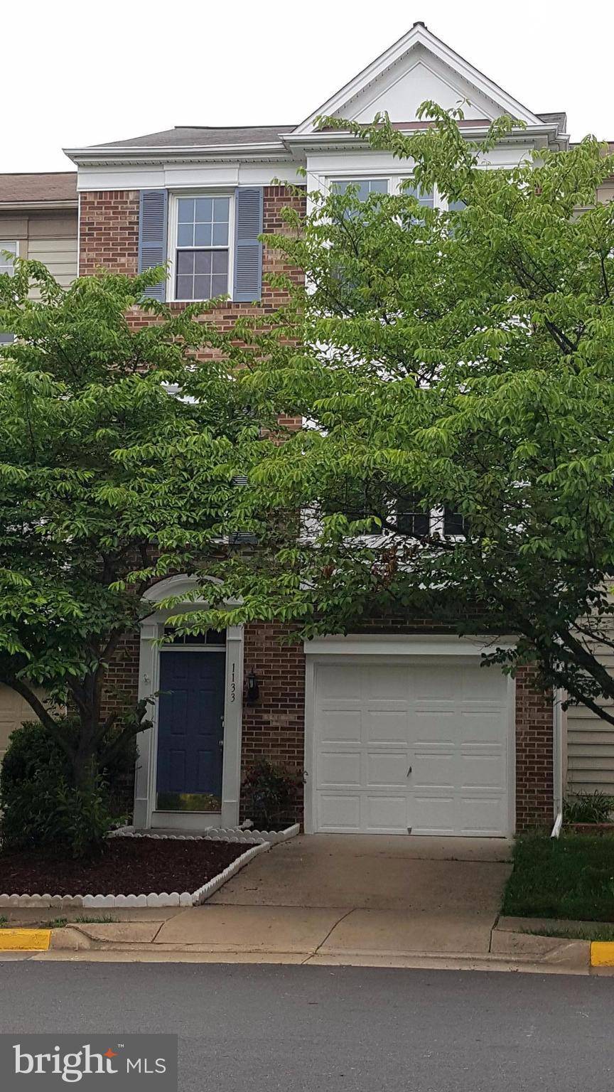 Herndon, VA 20170,1133 CYPRESS TREE PL