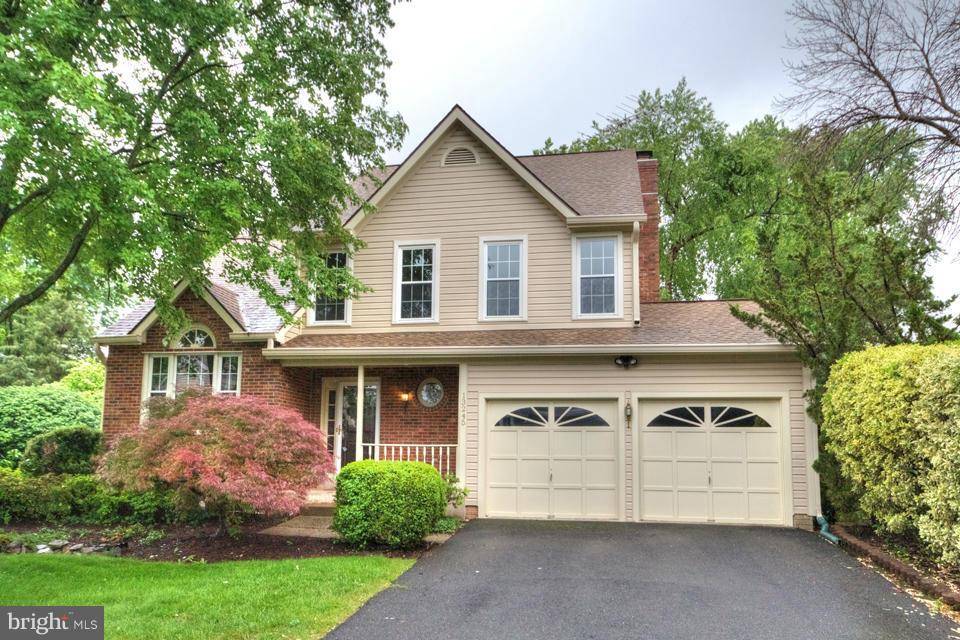 Herndon, VA 20171,13245 STONE HEATHER DR