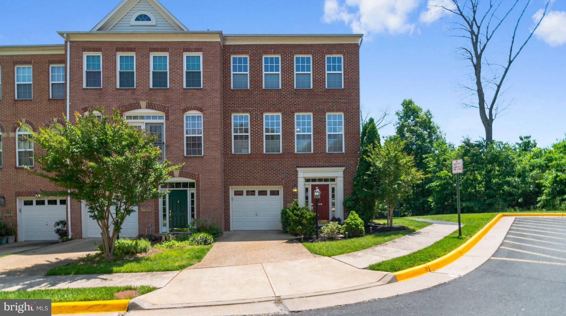 Herndon, VA 20171,13621 RED SQUIRREL WAY