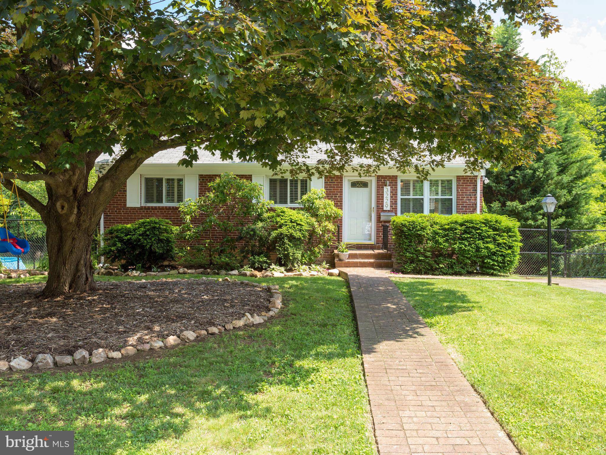 Falls Church, VA 22042,3229 NEALON DR