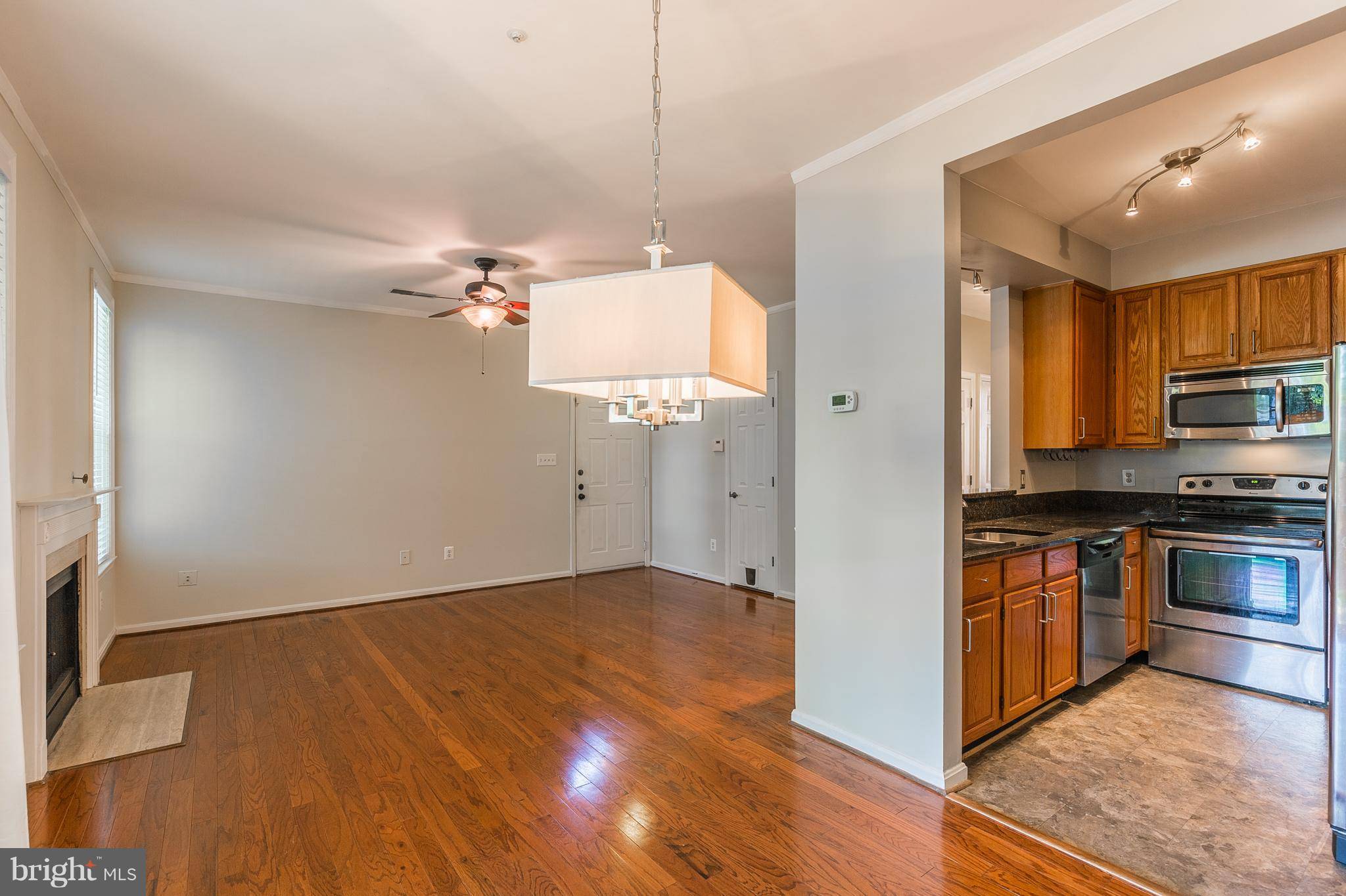 Alexandria, VA 22315,7020 ELLINGHAM CIR #21