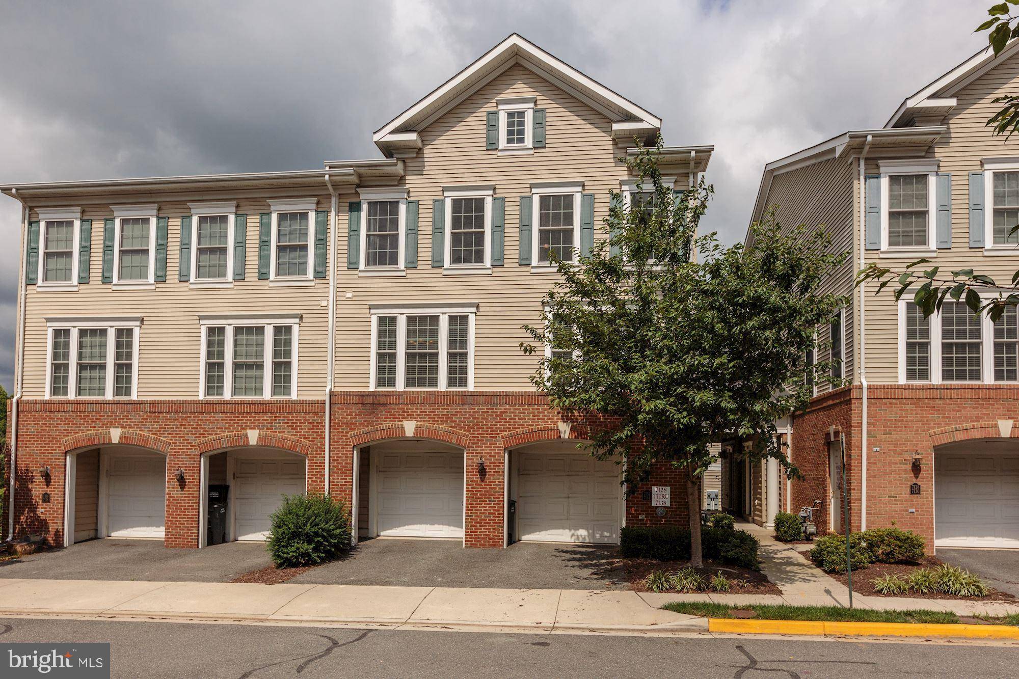 Alexandria, VA 22306,7132 MASON GROVE CT #39