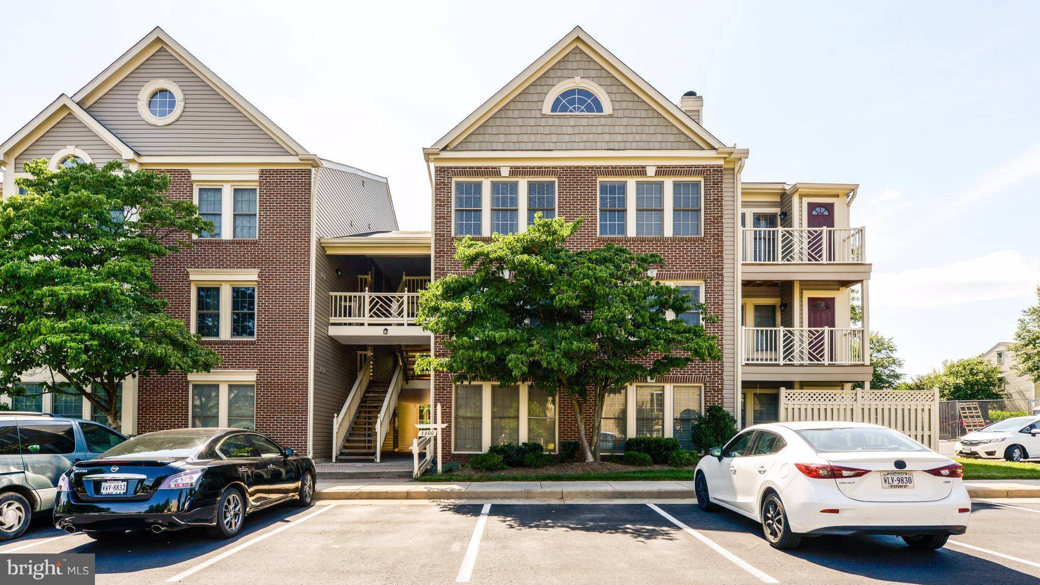 Fairfax, VA 22033,3800 RIDGE KNOLL CT #306B