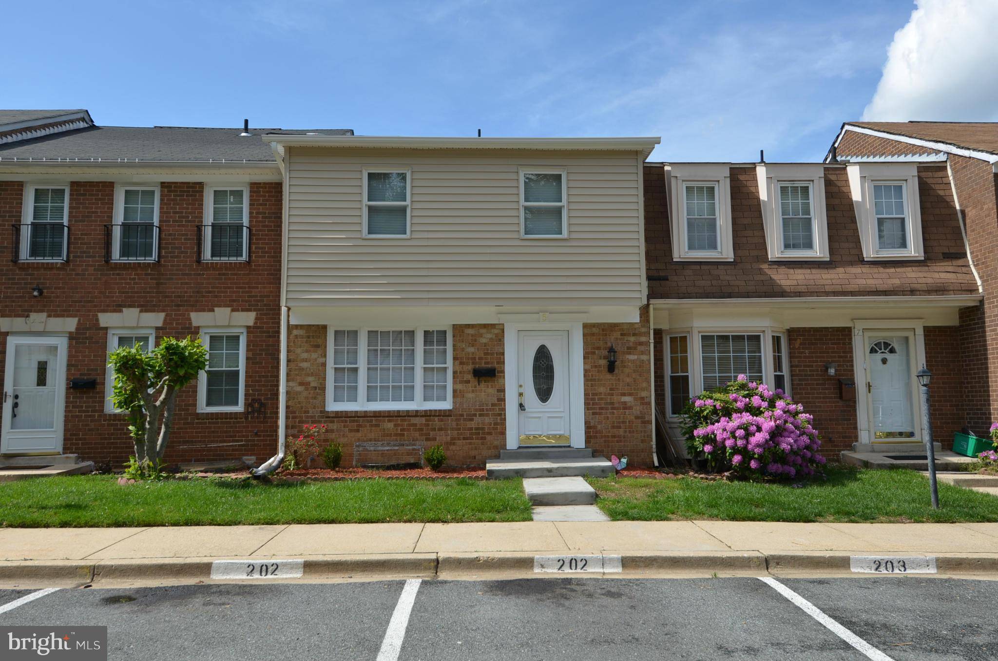 Gaithersburg, MD 20878,5 HIBISCUS CT #2-3