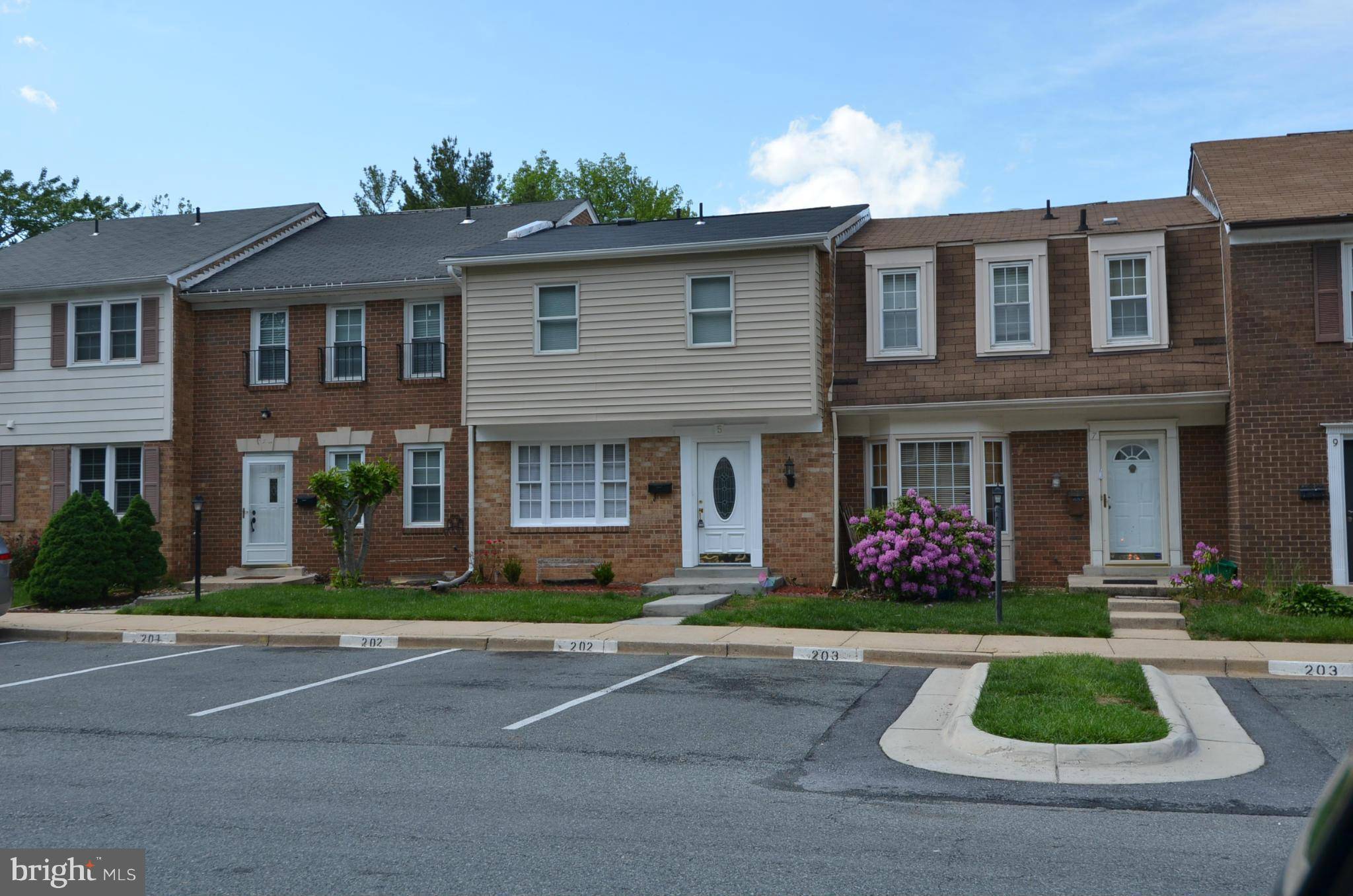 Gaithersburg, MD 20878,5 HIBISCUS CT #2-3