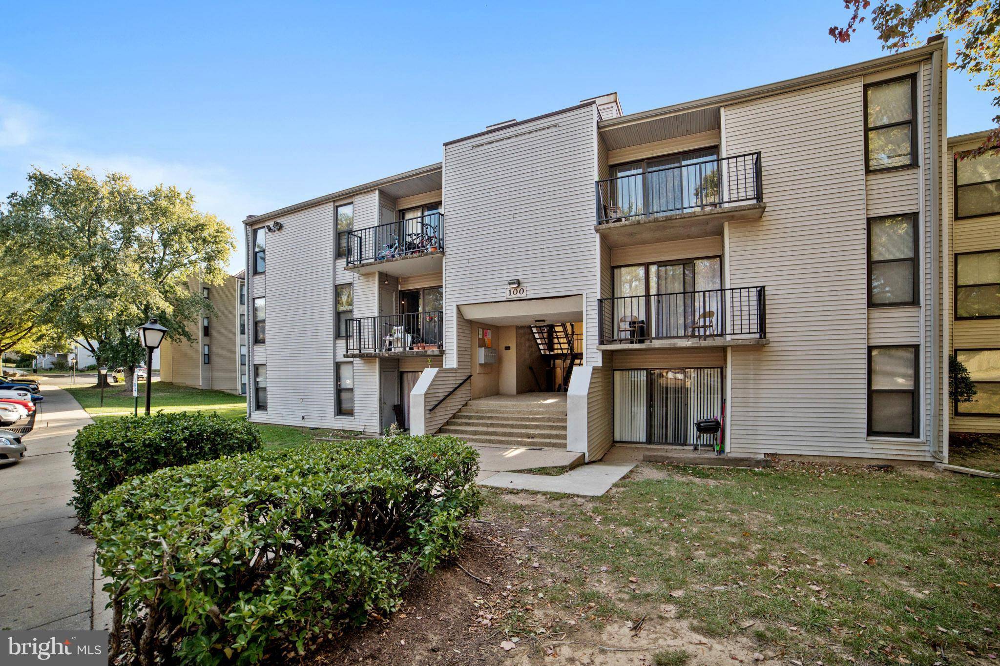 Gaithersburg, MD 20877,100 DUVALL LN #22-302