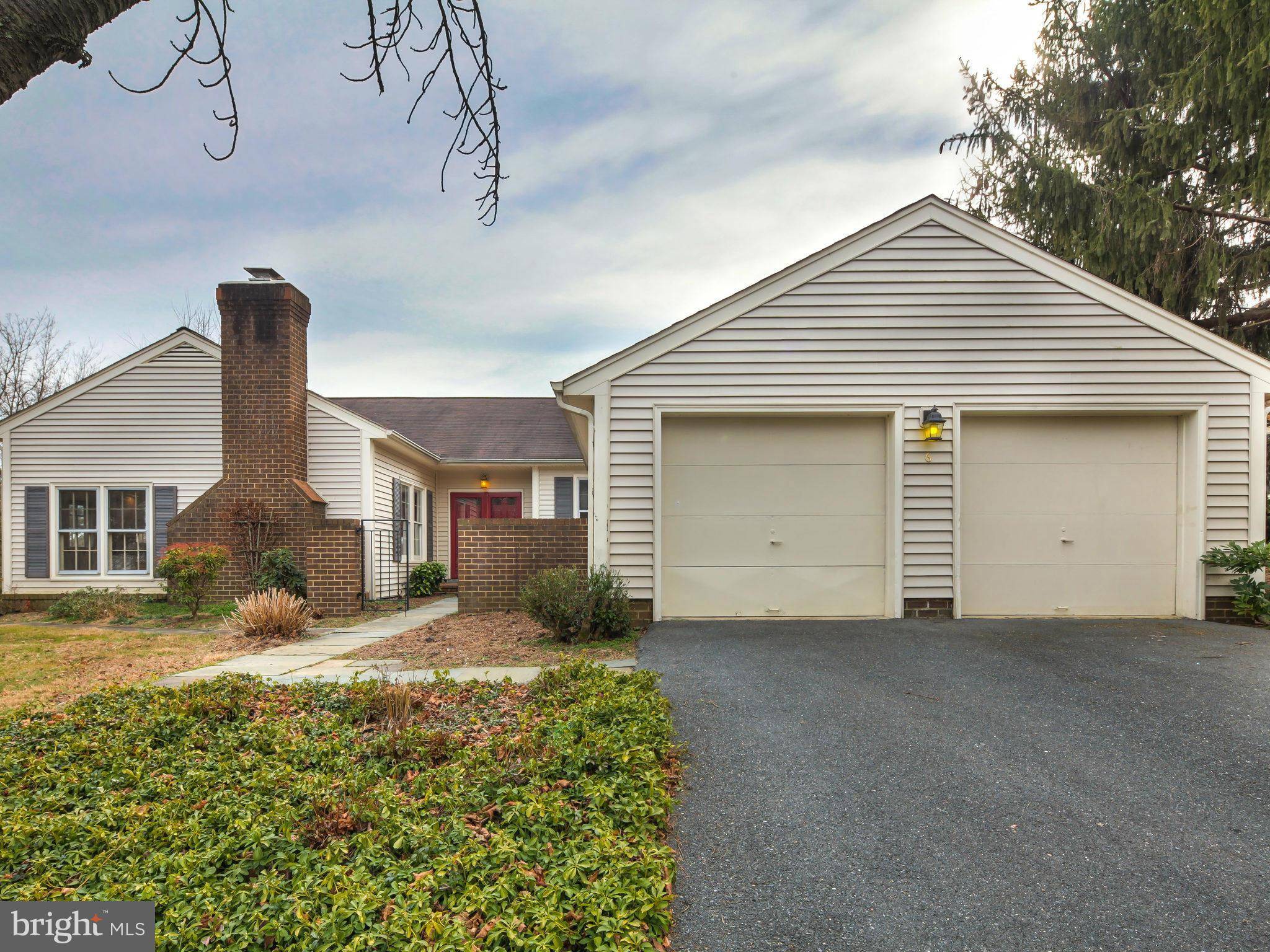 Montgomery Village, MD 20886,6 DELLCASTLE CT