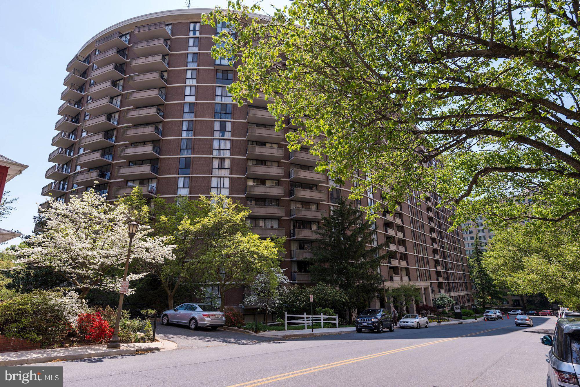 Chevy Chase, MD 20815,4620 PARK AVE #1002W