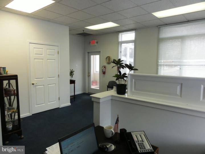 Langhorne, PA 19047,601 CORPORATE DR W