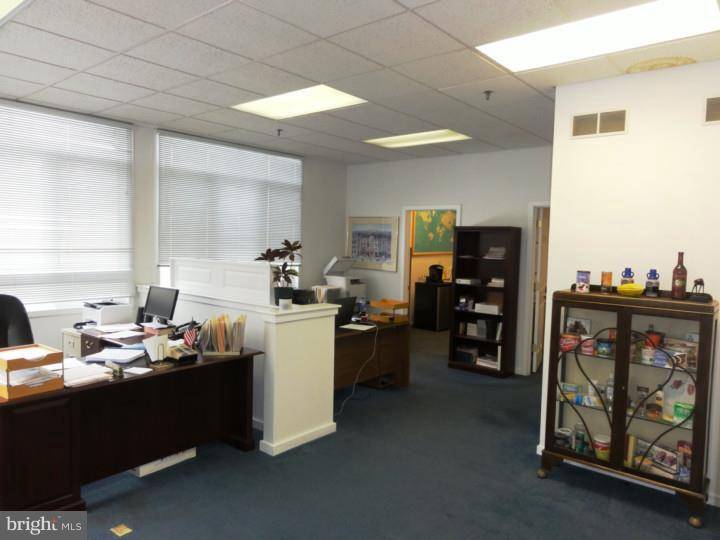 Langhorne, PA 19047,601 CORPORATE DR W