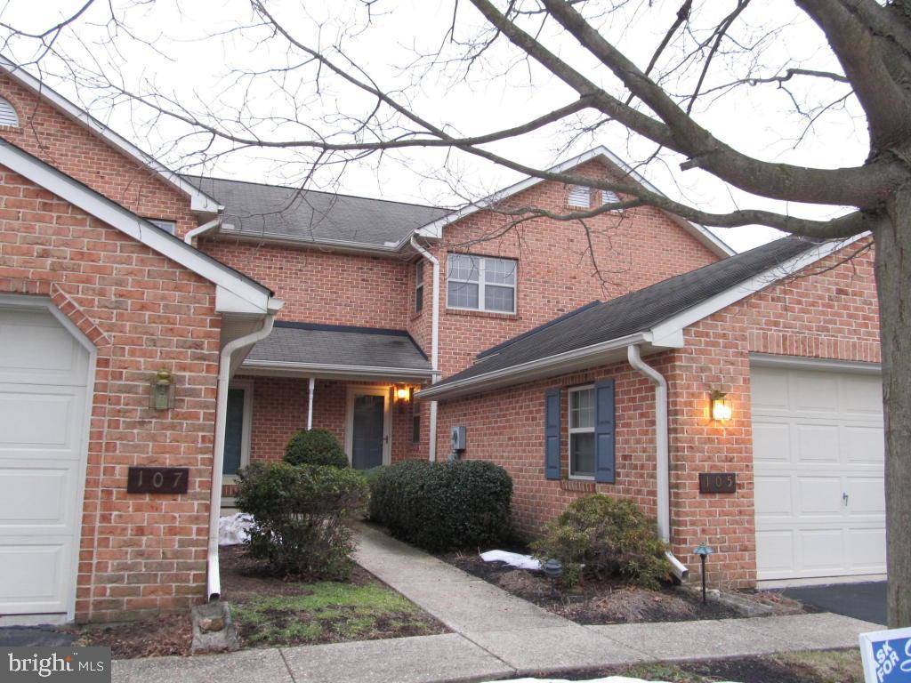 Lancaster, PA 17603,105 LANGLEY SQ