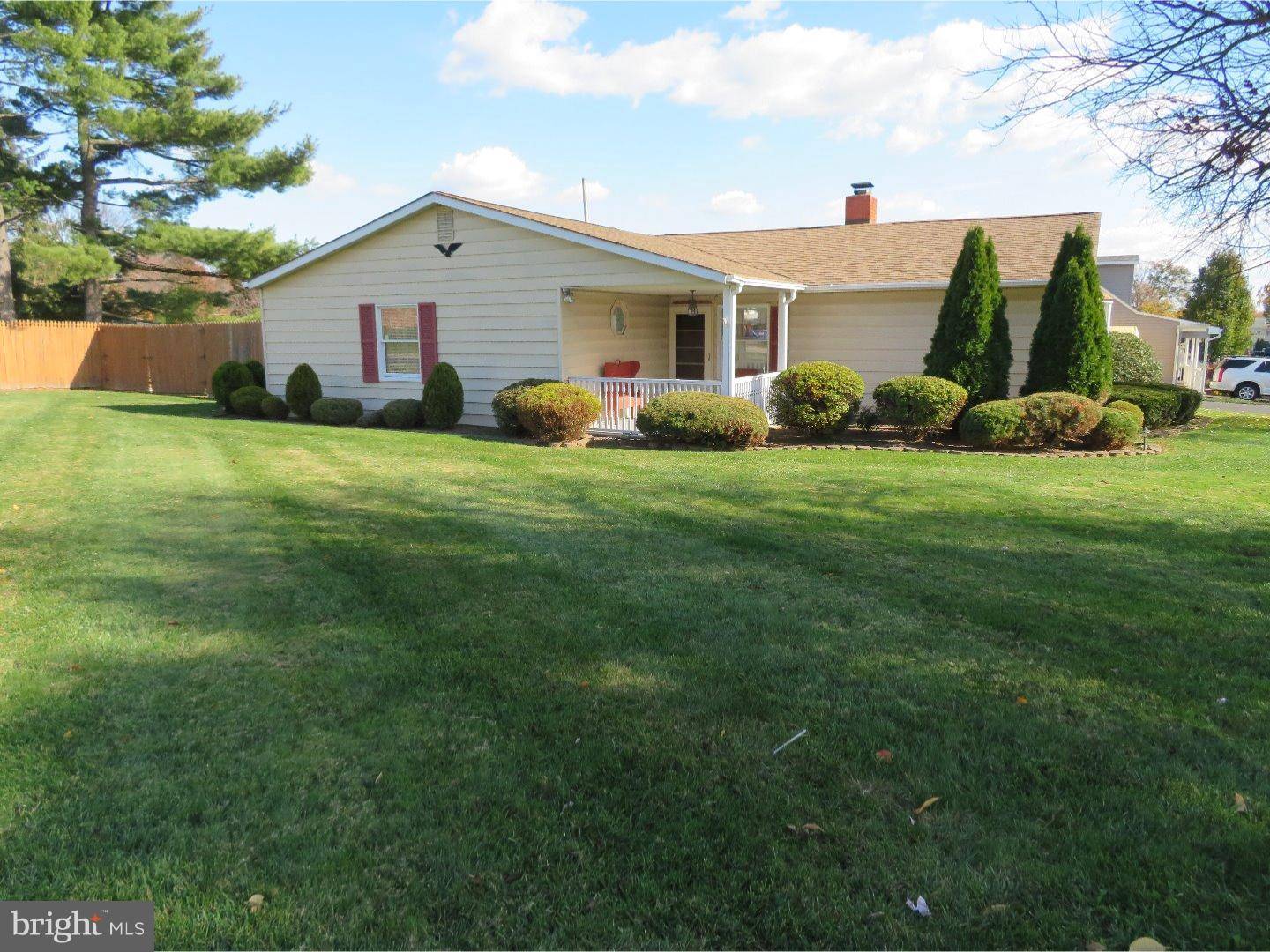 Levittown, PA 19054,92 BRIAROOT LN