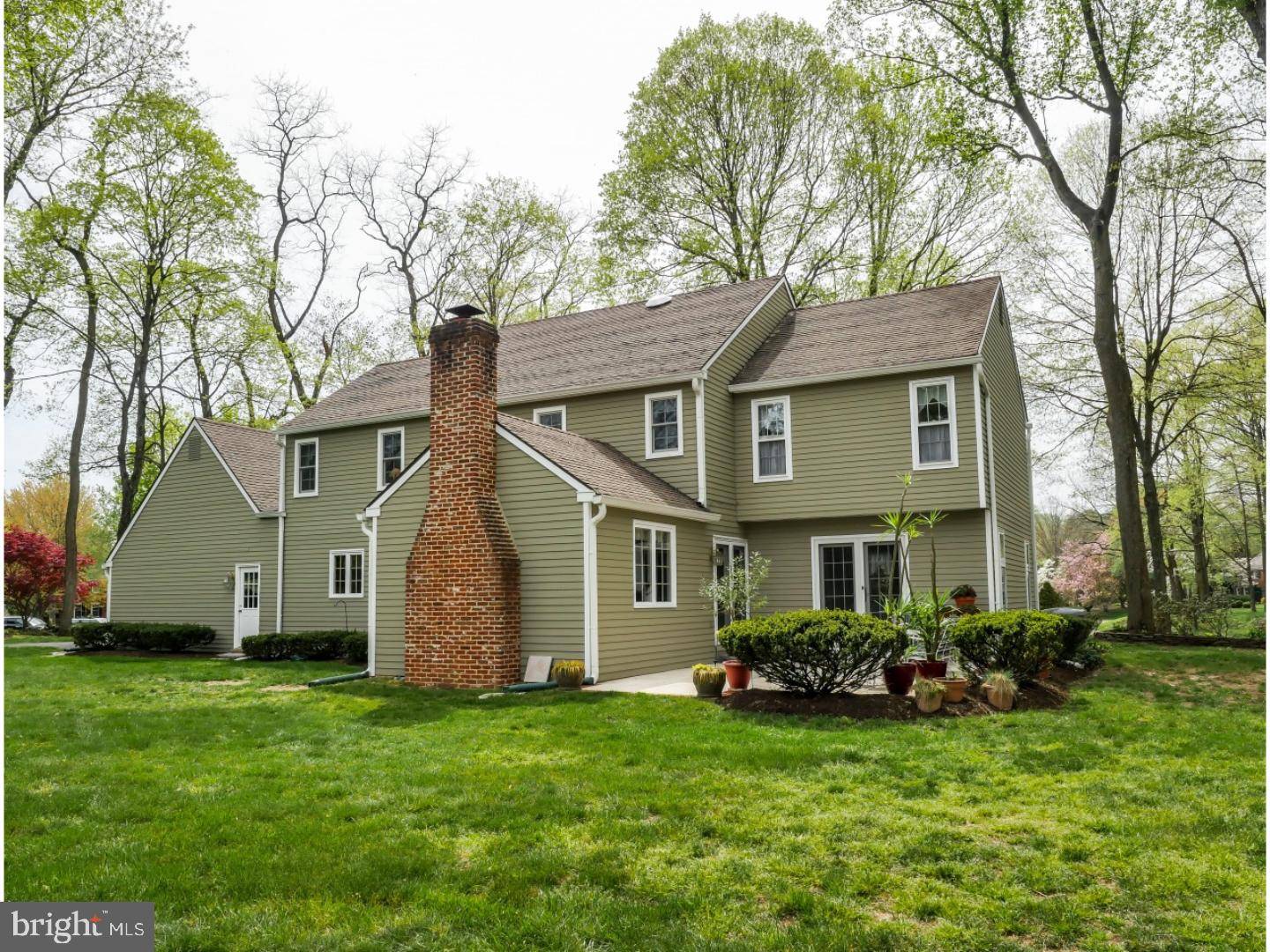 Upper Makefield, PA 18938,10 CHESTNUT LN