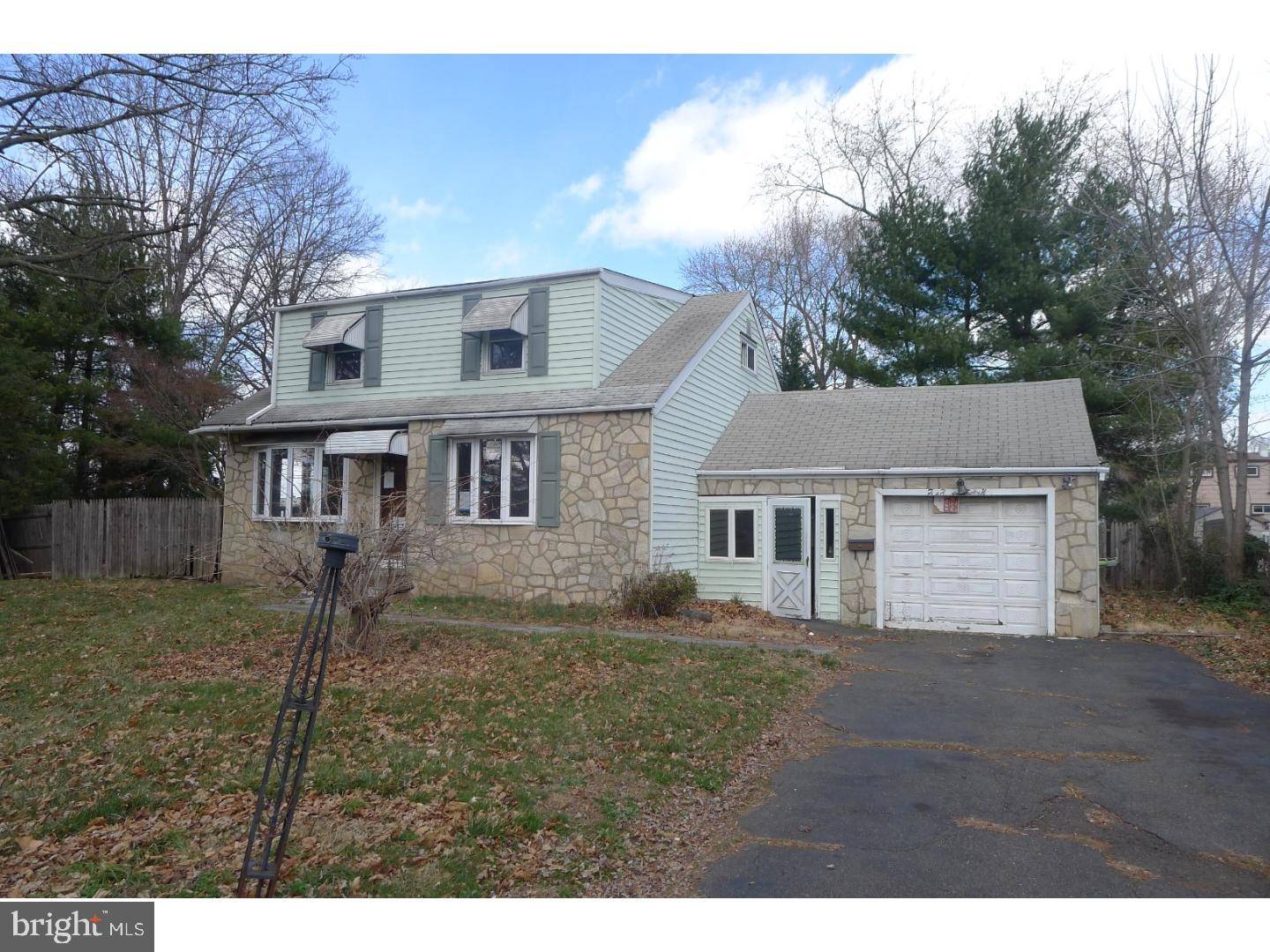 Warminster, PA 18974,539 KALMIA ST