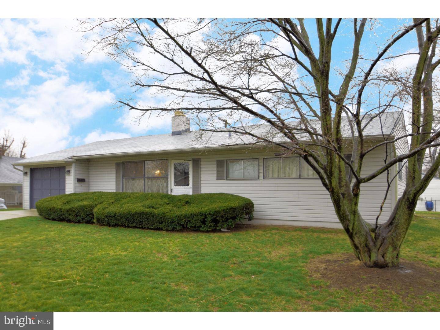 Levittown, PA 19055,19 GRACEFUL LN