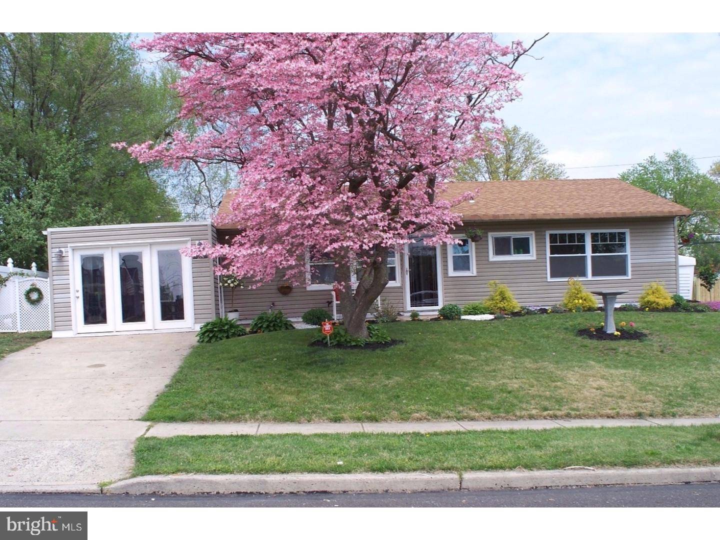 Levittown, PA 19054,28 BRIAROOT LN