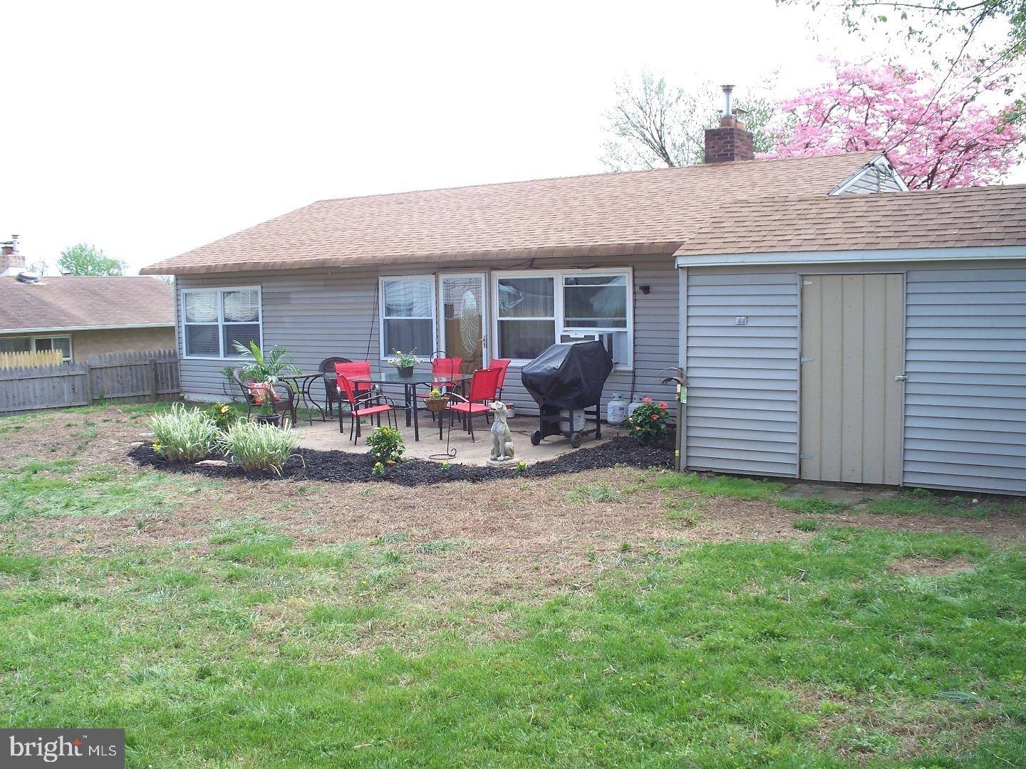 Levittown, PA 19054,28 BRIAROOT LN