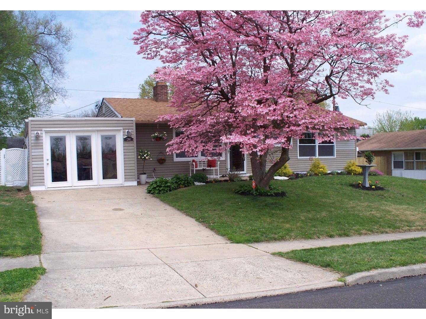 Levittown, PA 19054,28 BRIAROOT LN