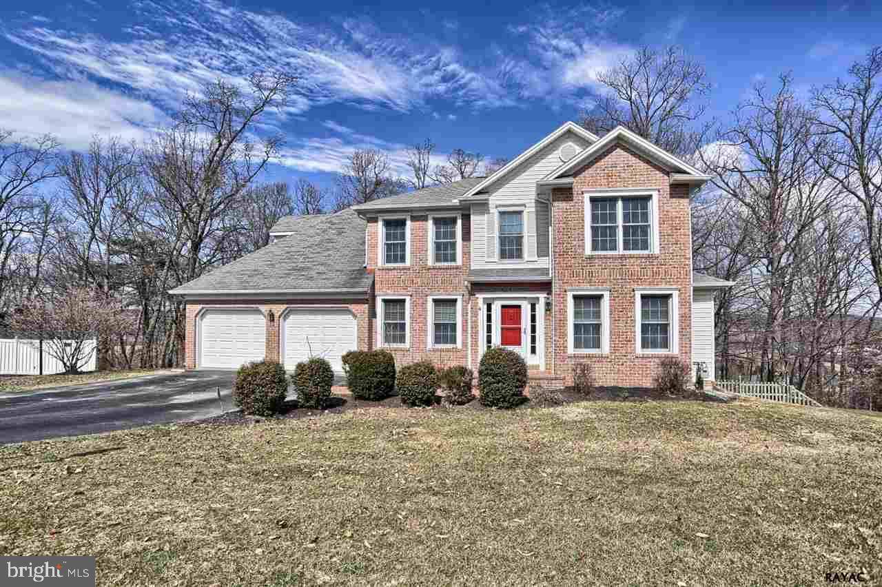 York, PA 17406,631 DENNY LN