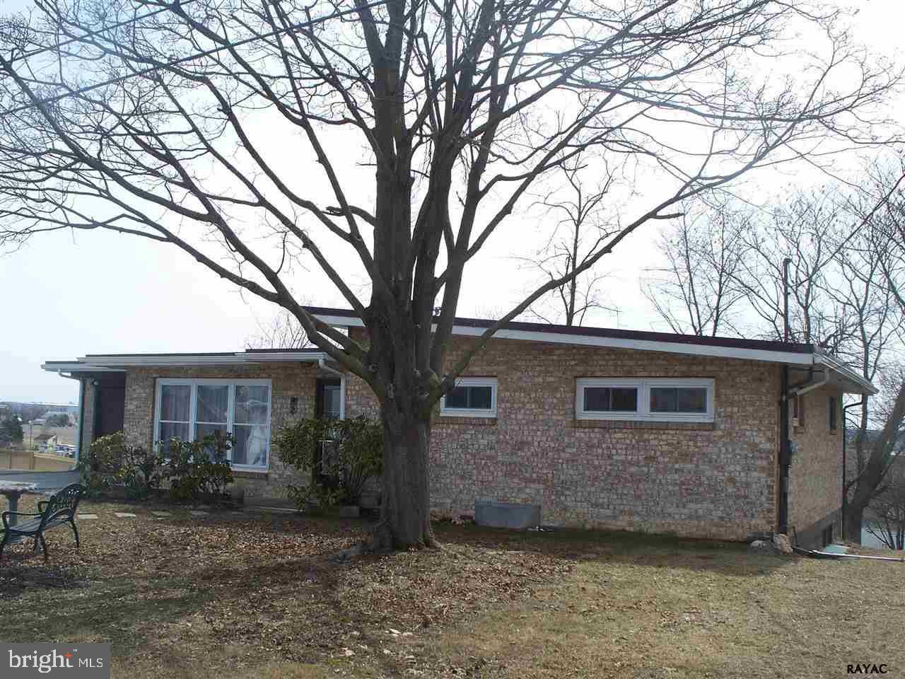 Hanover, PA 17331,33 MAPLE DR