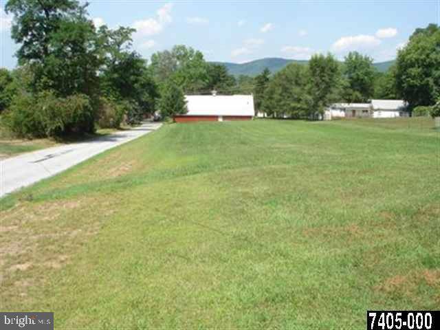 Dillsburg, PA 17019,17 MILL DR