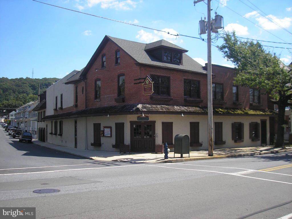 Ephrata, PA 17522,333 N STATE ST